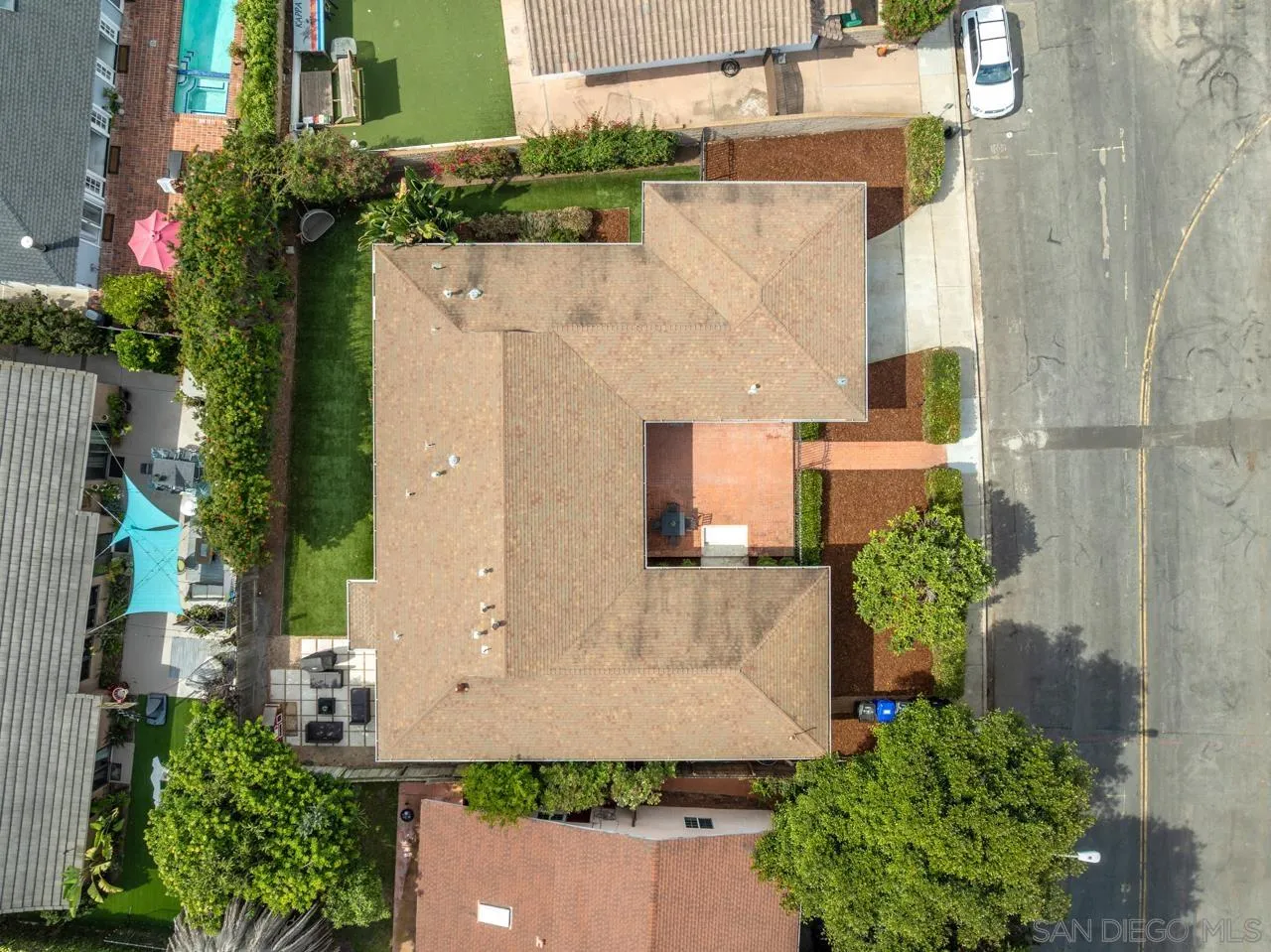https://cdn.realtyfeed.com/cdn/127/250036996/b8f9b03ab91a0c38b1da6a44c3bcb41f.webp