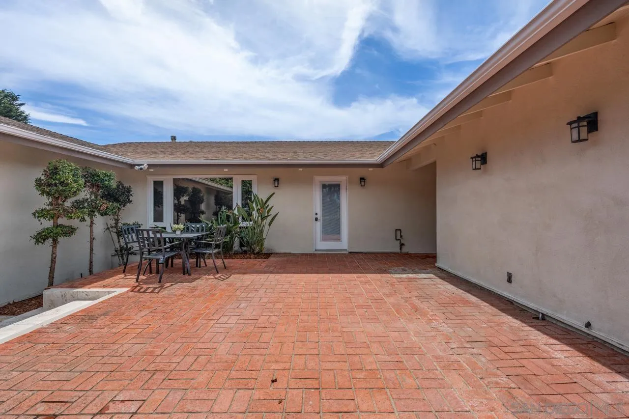 https://cdn.realtyfeed.com/cdn/127/250036996/b9c10b25e1b8a390d346cb2060e8c62e.webp