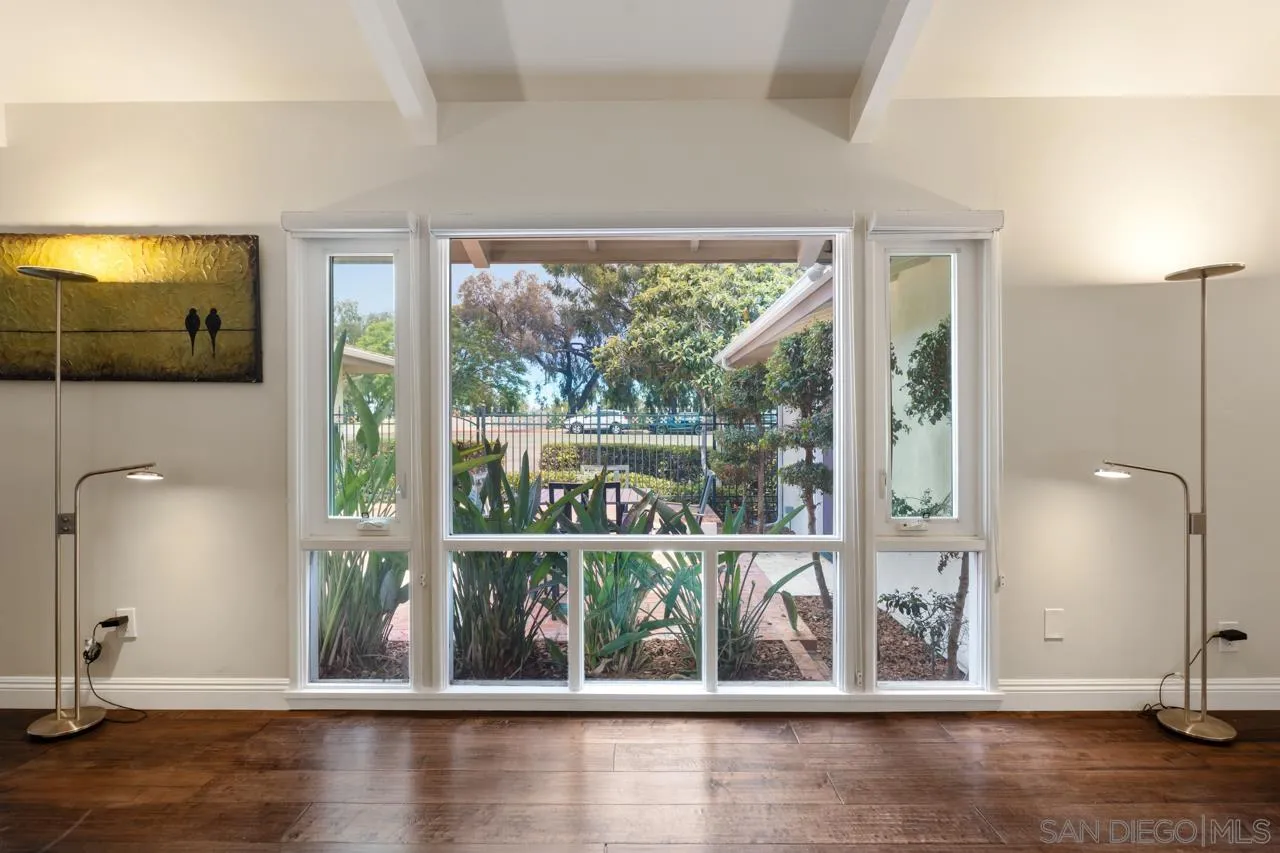 https://cdn.realtyfeed.com/cdn/127/250036996/c9ebfcb3d6a42bdc6c5a4fed4707e6a9.webp