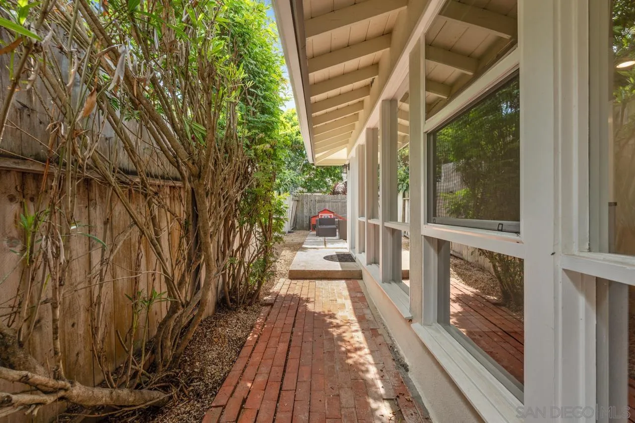 https://cdn.realtyfeed.com/cdn/127/250036996/e3654b60641f863ae21aa02d07a99d39.webp
