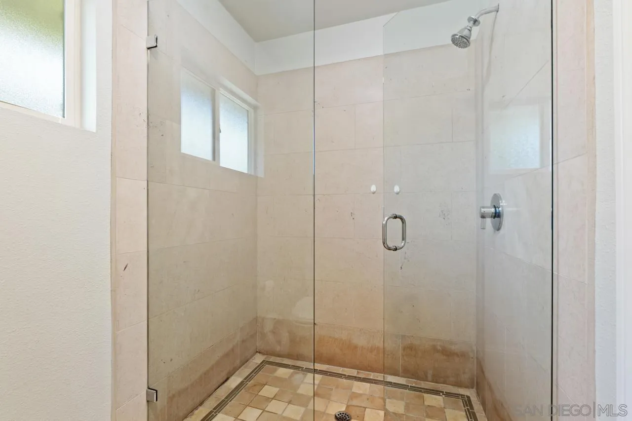 https://cdn.realtyfeed.com/cdn/127/250036996/e3a7e4727be46b8d79acd69928dead77.webp