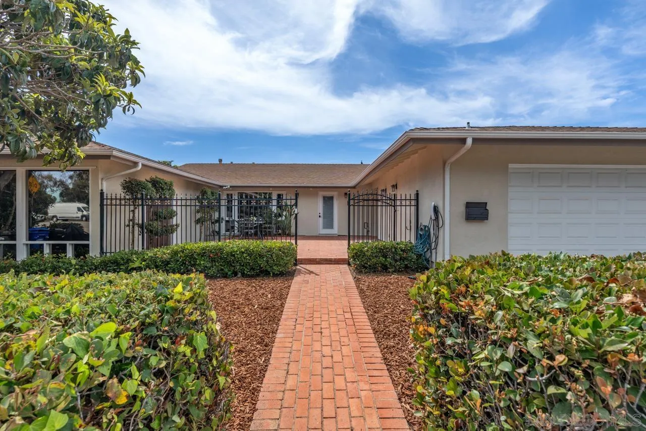 https://cdn.realtyfeed.com/cdn/127/250036996/ebc58aa5f8fe3f5715db18ca8a5c8d4d.webp