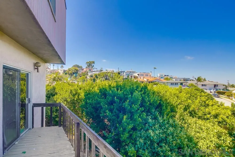 https://cdn.realtyfeed.com/cdn/127/250036998/0a8f4b46c6ee3256668f71bb0f397dd5.webp