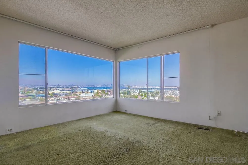 https://cdn.realtyfeed.com/cdn/127/250036998/27b97e71fb827cedecfc9233e0eab0ef.webp