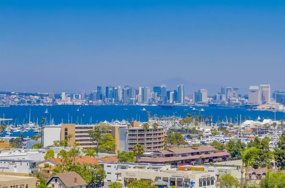 https://cdn.realtyfeed.com/cdn/127/250036998/28abdbe1186171f1bec8aadcb066ec09.webp