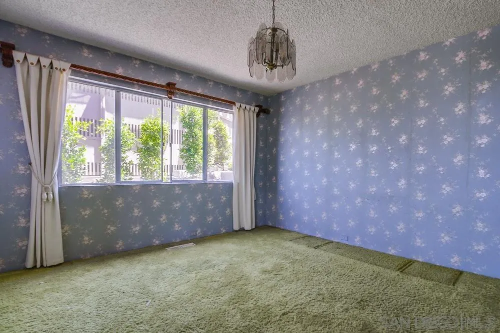 https://cdn.realtyfeed.com/cdn/127/250036998/32981ad3dd2d6deba95dd656cb521449.webp