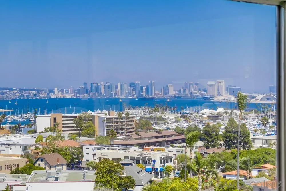 https://cdn.realtyfeed.com/cdn/127/250036998/498edb81108459ba978f2f80d819cf43.webp