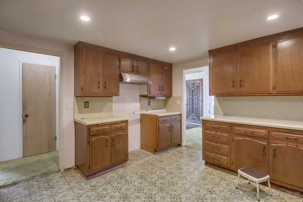 https://cdn.realtyfeed.com/cdn/127/250036998/4c7158aab3d3da7fd9126ec165a479c4.webp