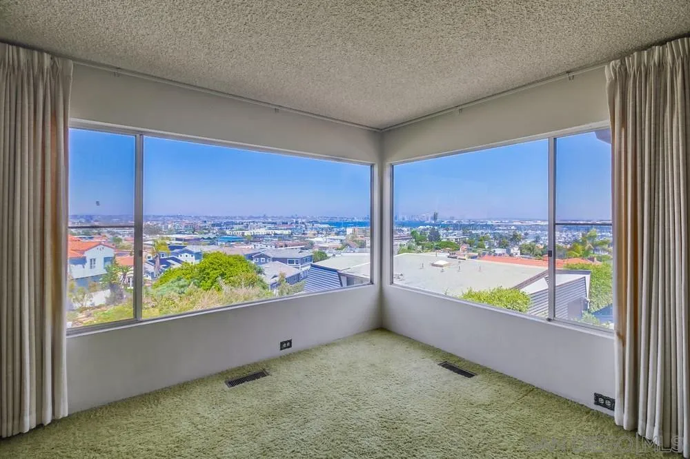 https://cdn.realtyfeed.com/cdn/127/250036998/55cdd4328e25f6acb55cf85a1d983072.webp