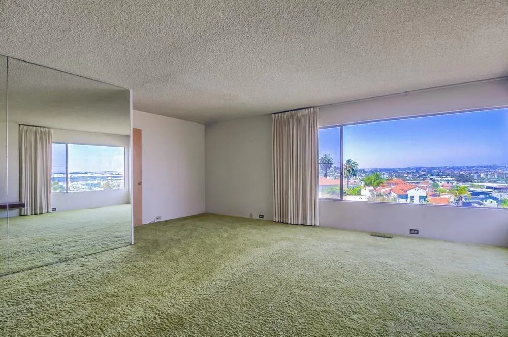 https://cdn.realtyfeed.com/cdn/127/250036998/70cc764601a62b47fc3255189b796180.webp