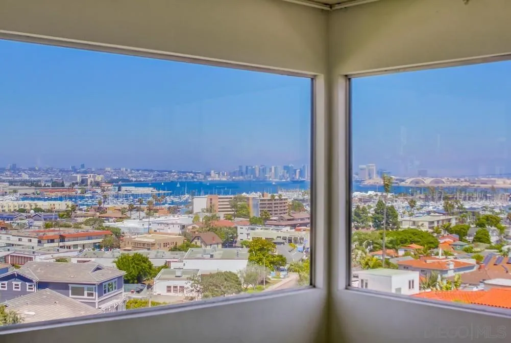 https://cdn.realtyfeed.com/cdn/127/250036998/7fde93932386253f09c59f43dd731755.webp