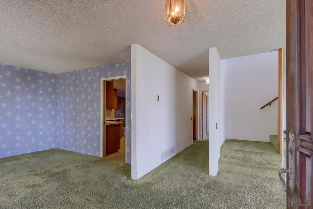 https://cdn.realtyfeed.com/cdn/127/250036998/94aa3806709536234d1d75e33f104f34.webp