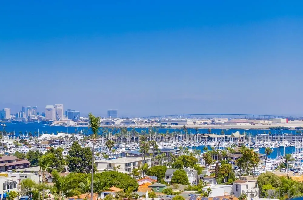 https://cdn.realtyfeed.com/cdn/127/250036998/b2be675f7c416a507a978026ff9fb969.webp