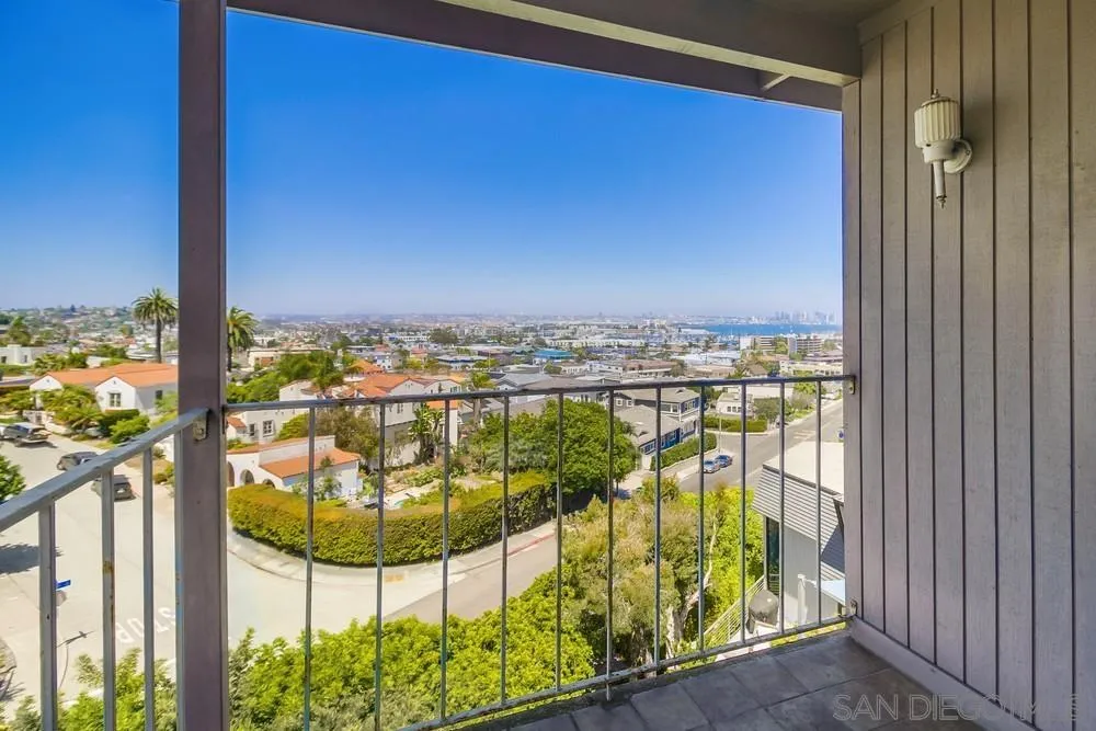 https://cdn.realtyfeed.com/cdn/127/250036998/b518aed3ec83b50241cec95424cde475.webp