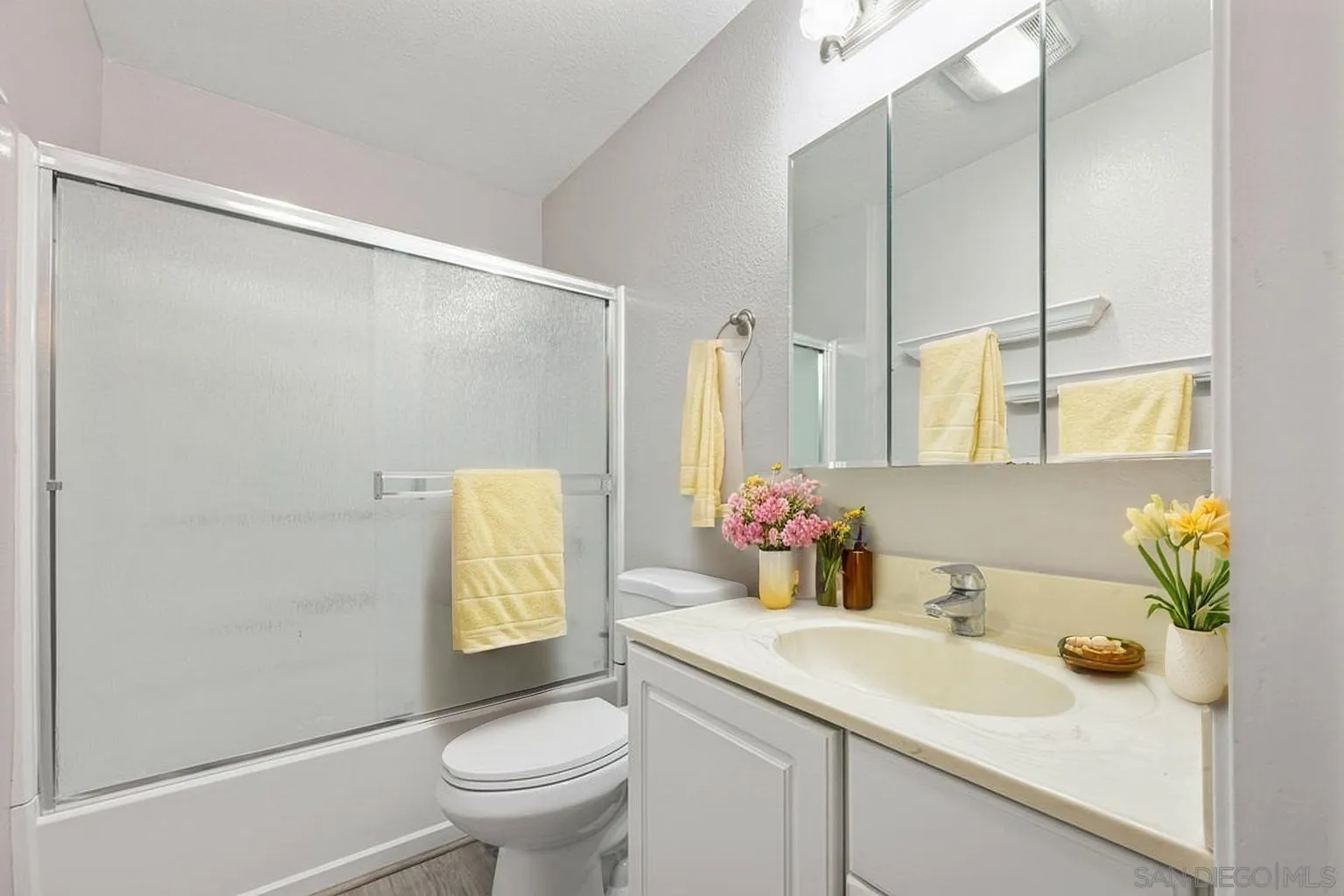https://cdn.realtyfeed.com/cdn/127/250036999/1b261e363e3c766ca245f0c26975c7bb.webp
