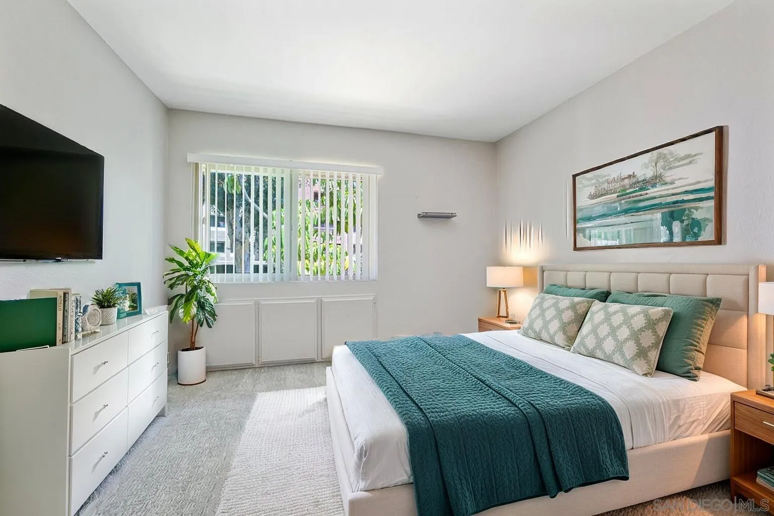 https://cdn.realtyfeed.com/cdn/127/250036999/a7c8f899451bca231d951f8cd0965e32.webp