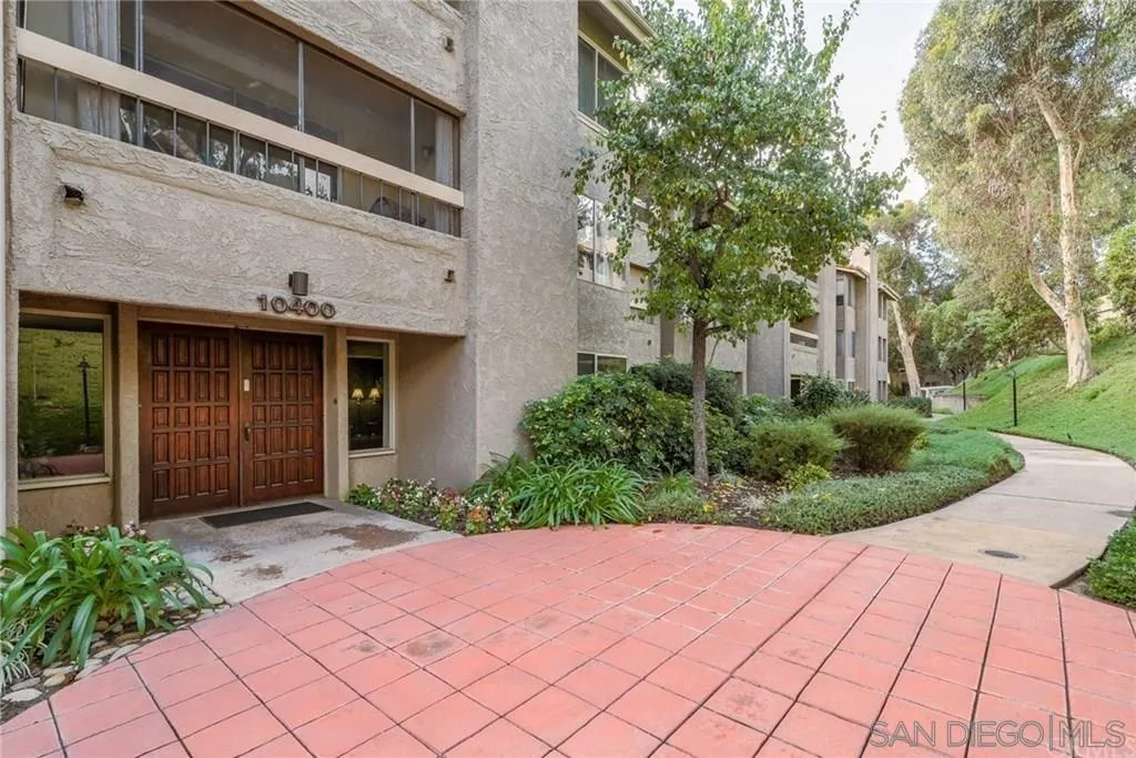 https://cdn.realtyfeed.com/cdn/127/250036999/d72adcb04b1b5ffaa1a95c88977e65ed.webp