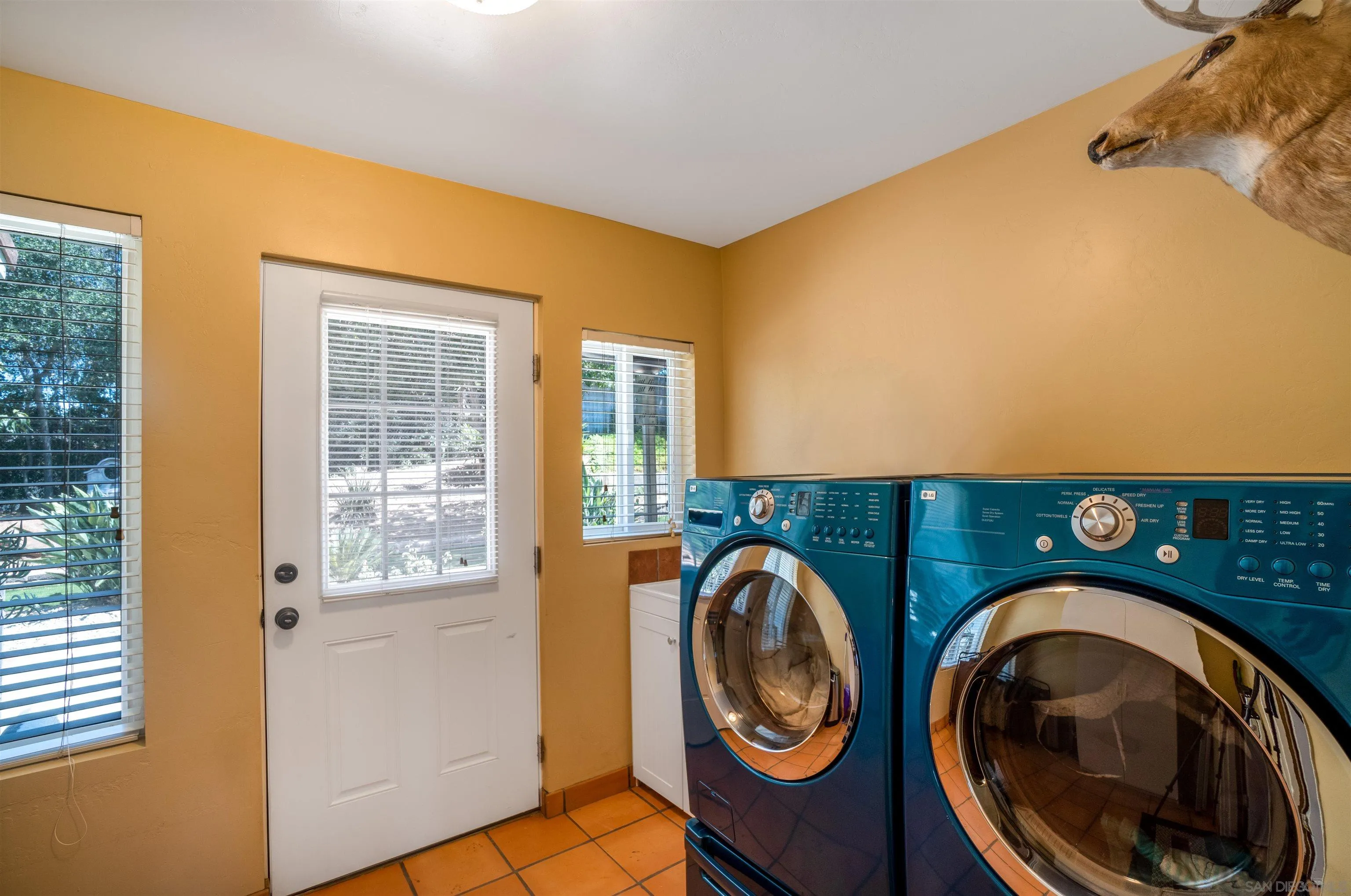 https://cdn.realtyfeed.com/cdn/127/250037000/4d5955ebe79cd6f5211b462552bac728.webp