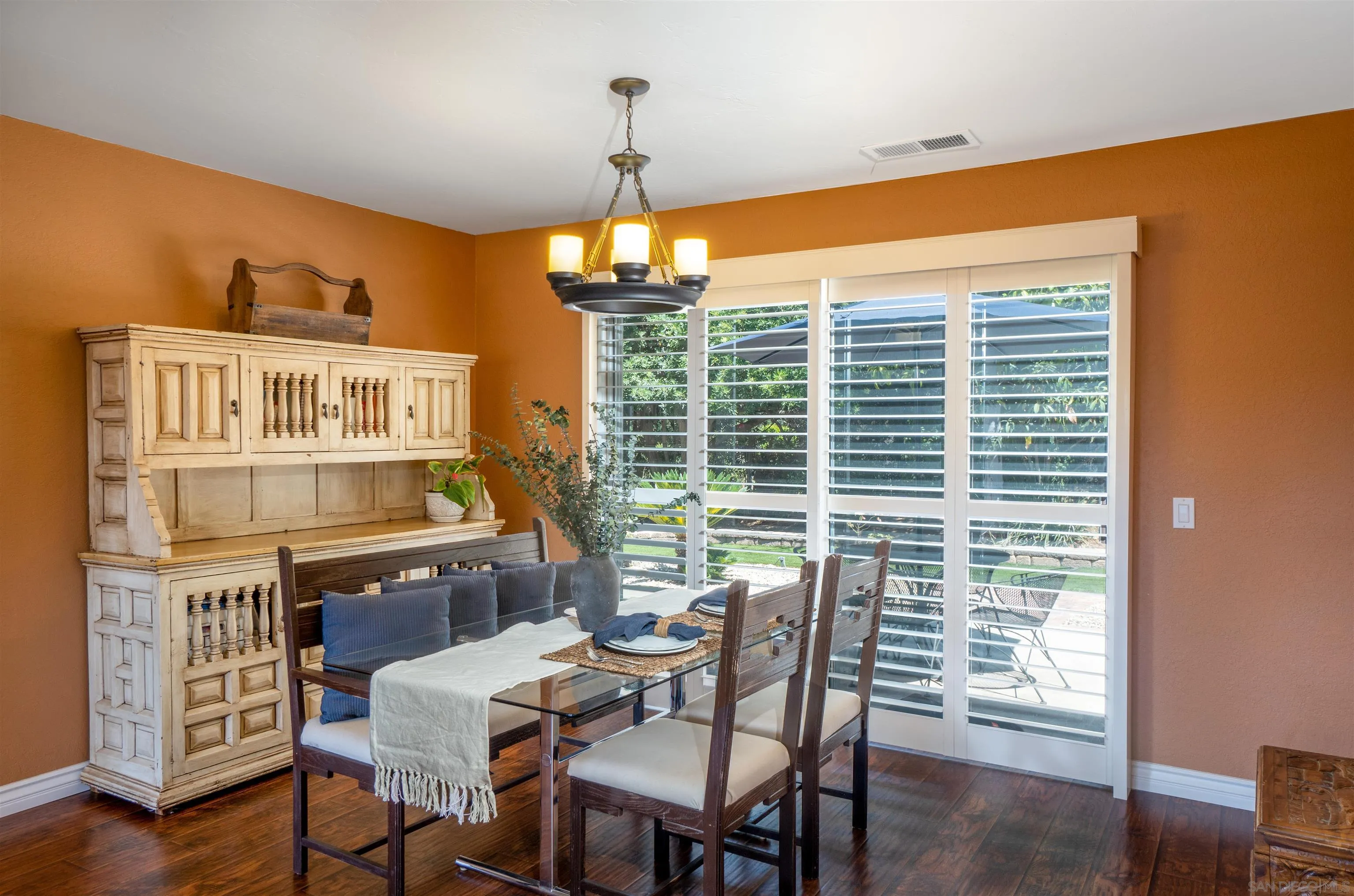 https://cdn.realtyfeed.com/cdn/127/250037000/7b5ea50aee076d7441b1782b356c803a.webp