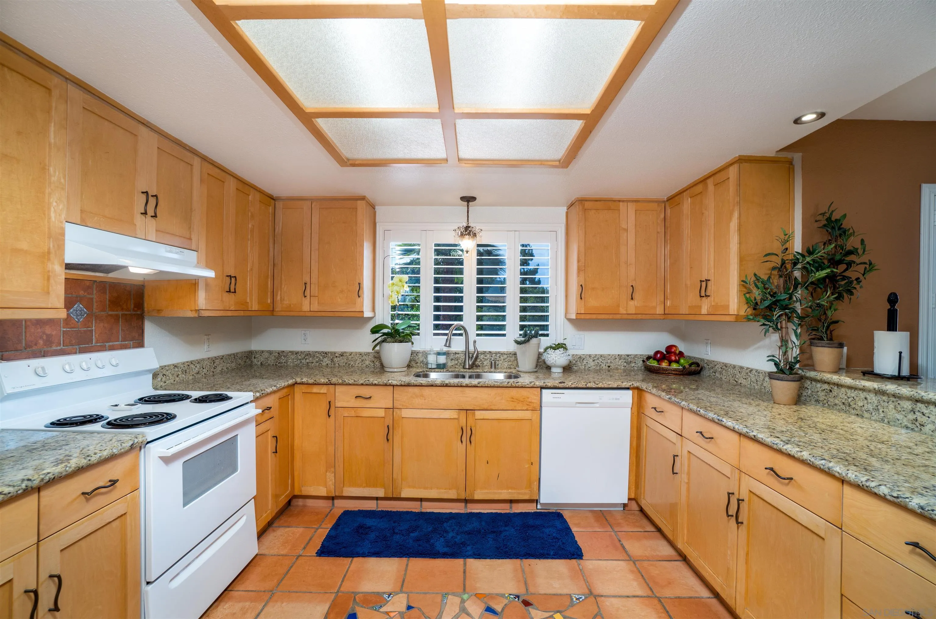 https://cdn.realtyfeed.com/cdn/127/250037000/92c2ef1cdb3d95ecf670fa5bac628a29.webp