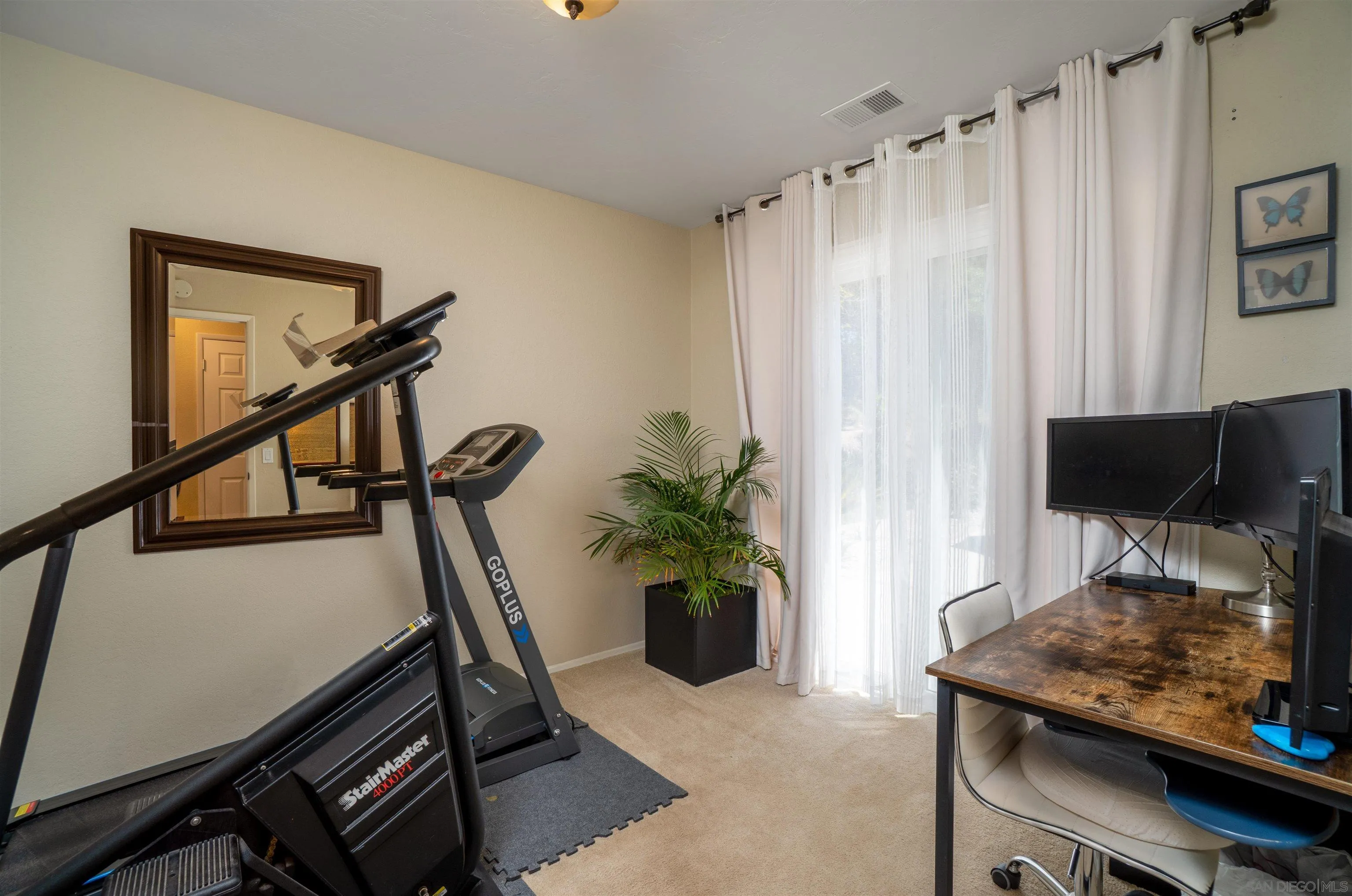 https://cdn.realtyfeed.com/cdn/127/250037000/e67d727f5ddc8ac770911f5118109cde.webp