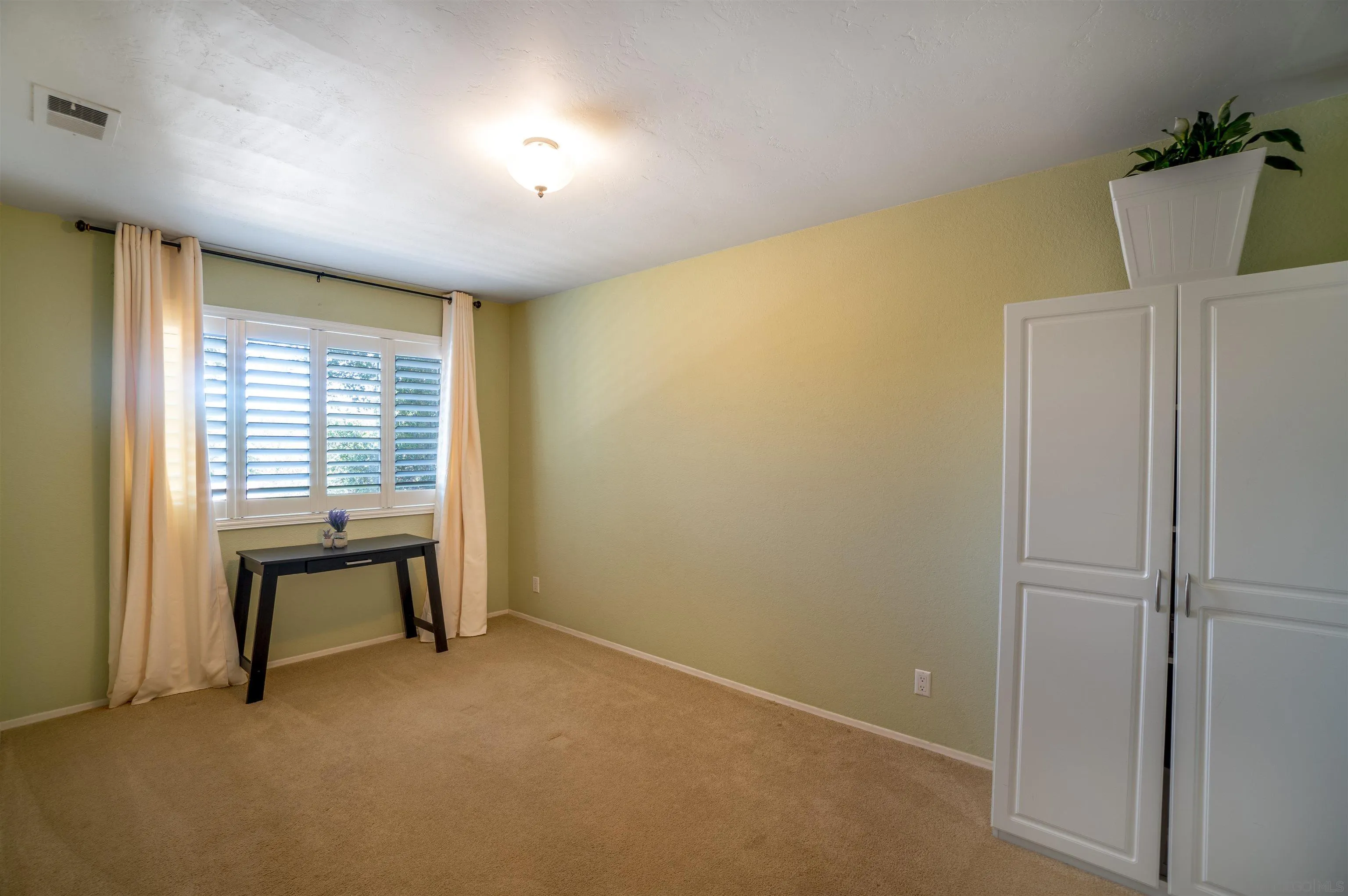 https://cdn.realtyfeed.com/cdn/127/250037000/f4e455cd646222c933506375a251b7e4.webp