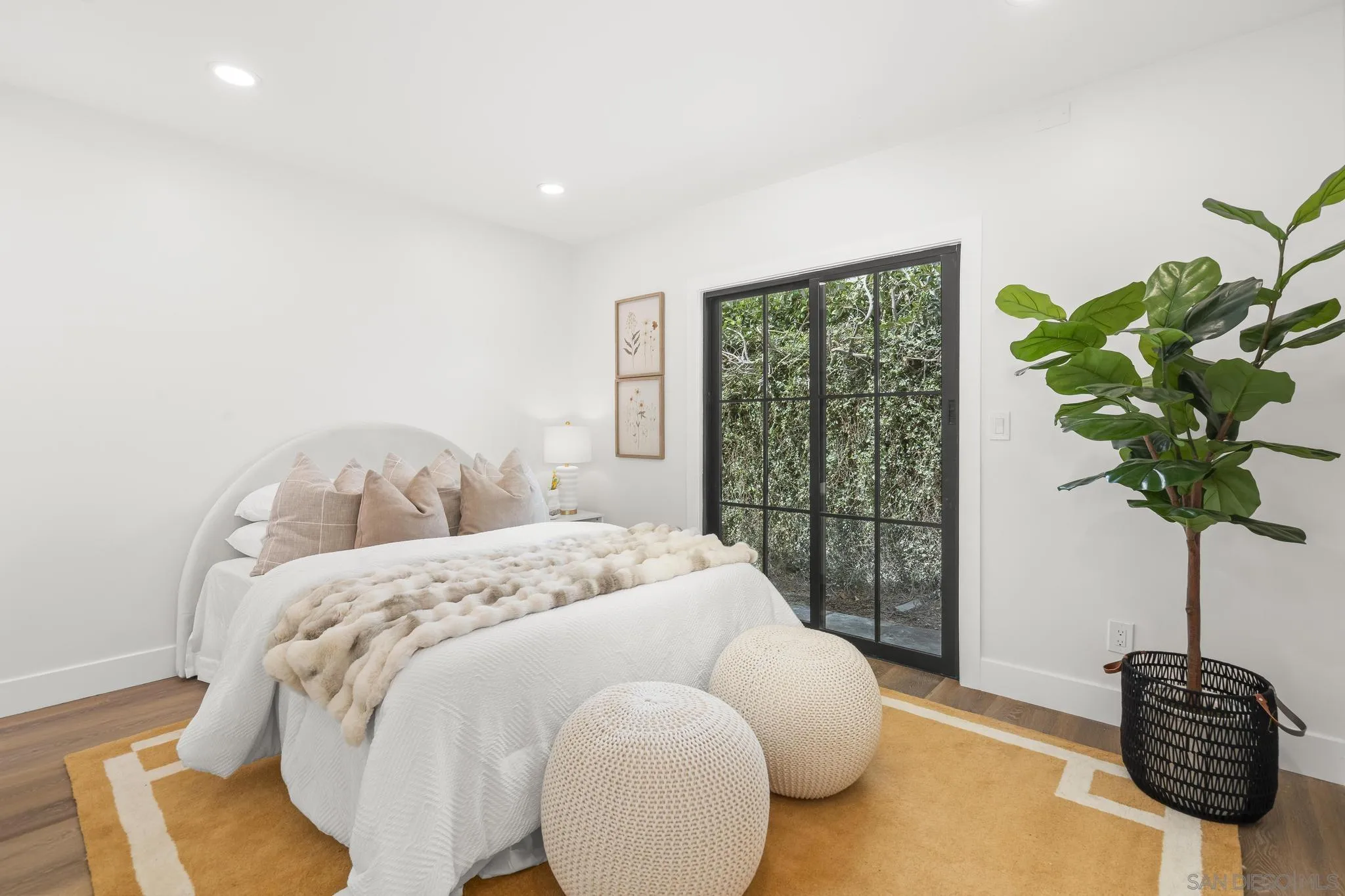 https://cdn.realtyfeed.com/cdn/127/250037001/3be9f4e7ec878c1852c4c81bd0a72404.webp