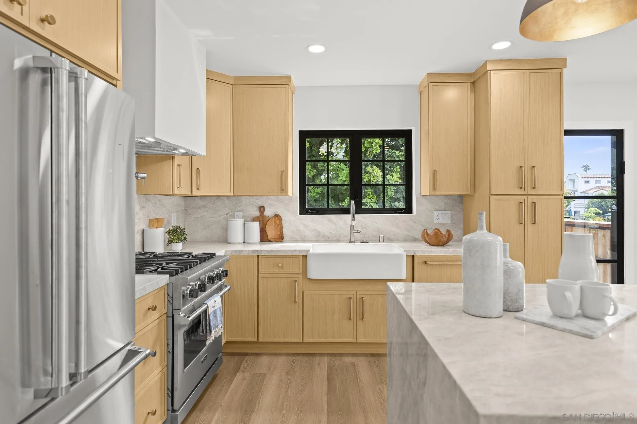 https://cdn.realtyfeed.com/cdn/127/250037001/47fb983de862a6a07d04b9058312bb0c.webp