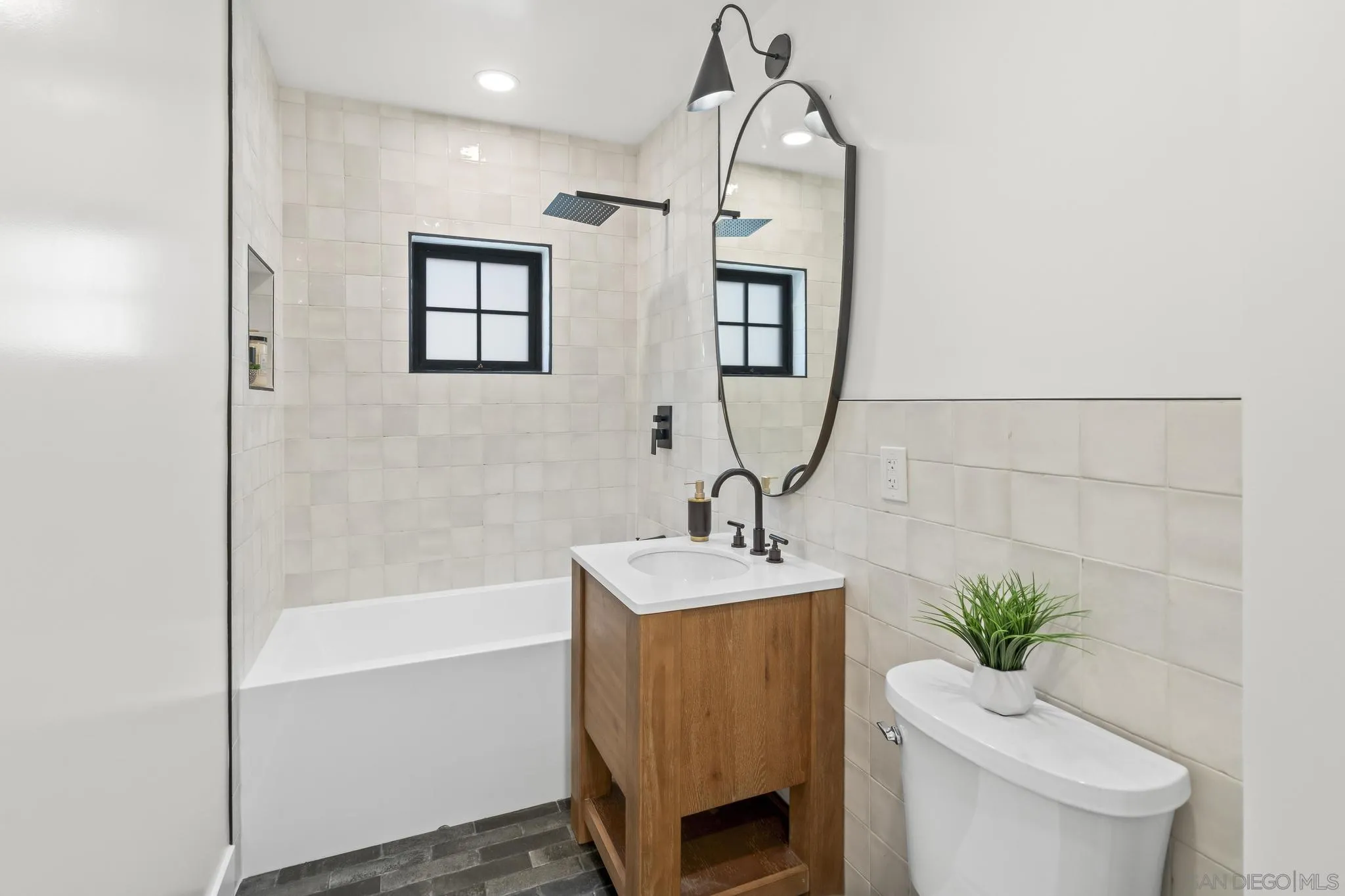 https://cdn.realtyfeed.com/cdn/127/250037001/64f9dc0f8229898a97c327e892ea12f3.webp