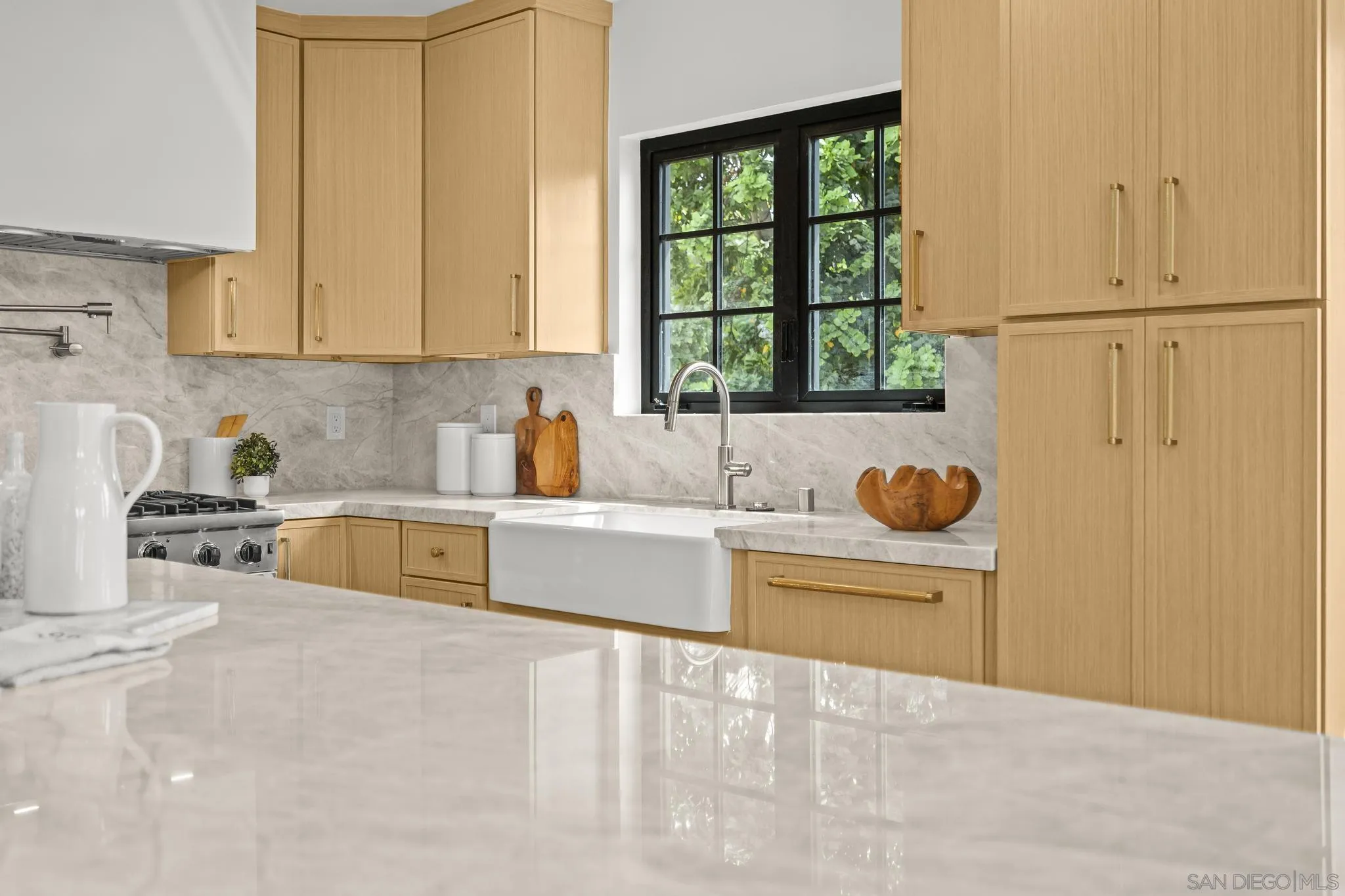 https://cdn.realtyfeed.com/cdn/127/250037001/c4c4d463f6ff5afcd79aaee312594b7e.webp