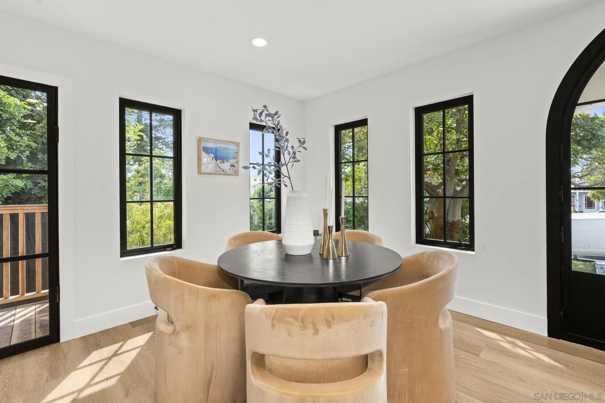 https://cdn.realtyfeed.com/cdn/127/250037001/daeb1bf556b334dcc6aefb95e0766749.webp