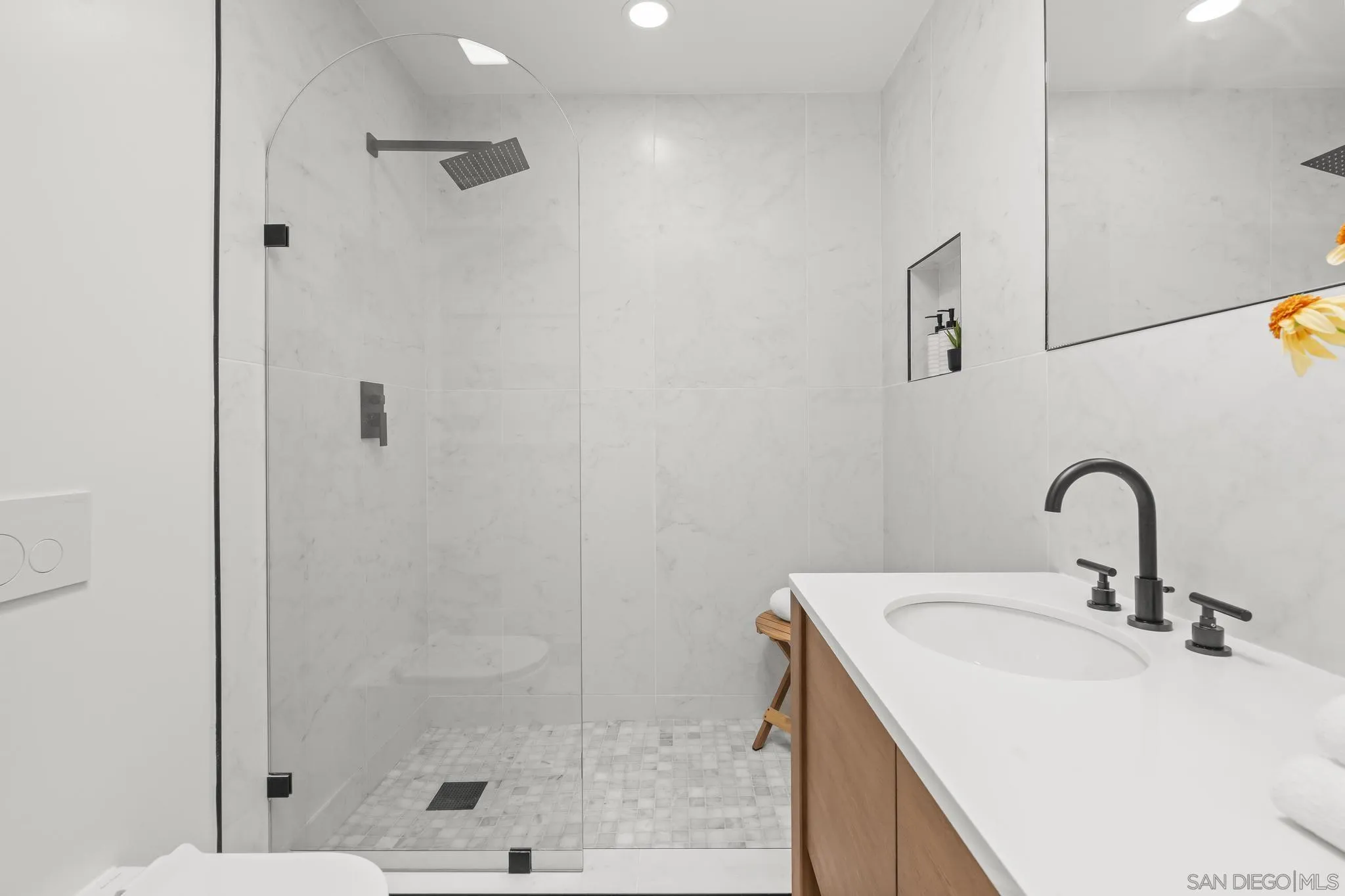 https://cdn.realtyfeed.com/cdn/127/250037001/dc226dd5402d3aa8fb7b60396969694b.webp