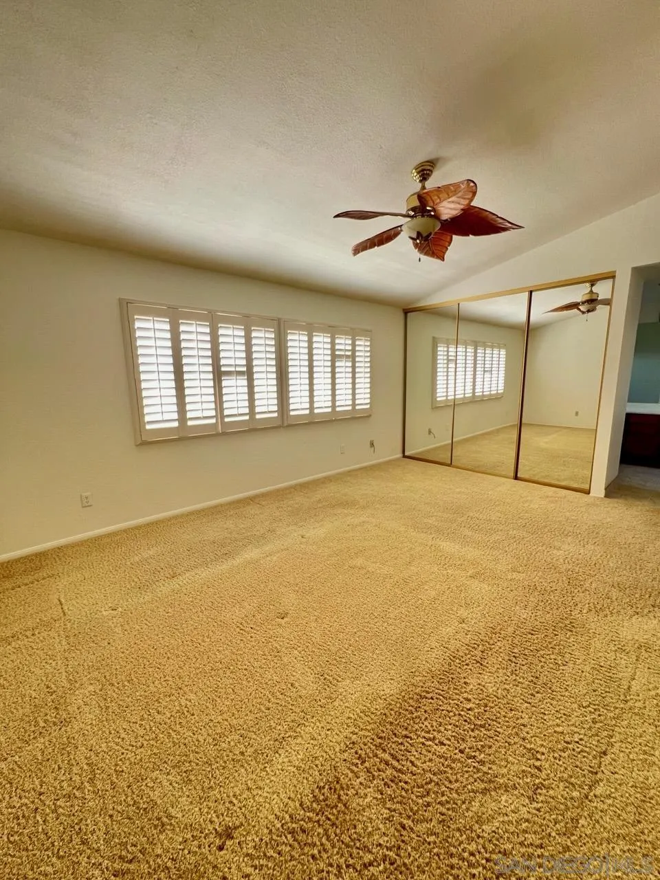 https://cdn.realtyfeed.com/cdn/127/250037002/005691cd9a912a393a7faad1db10cfcd.webp