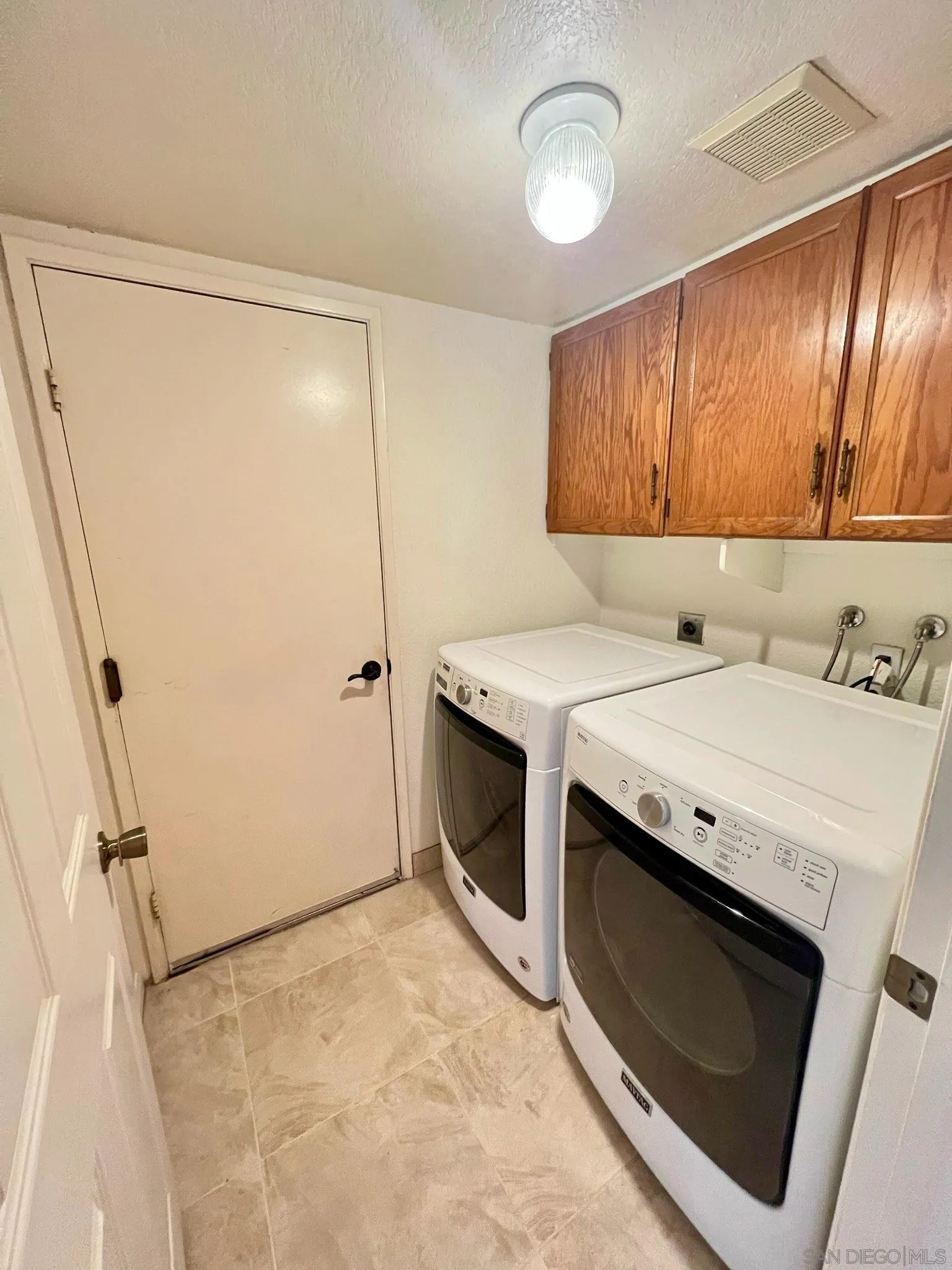https://cdn.realtyfeed.com/cdn/127/250037002/1f4a050aa3ad5b1b80991c80b1444f67.webp