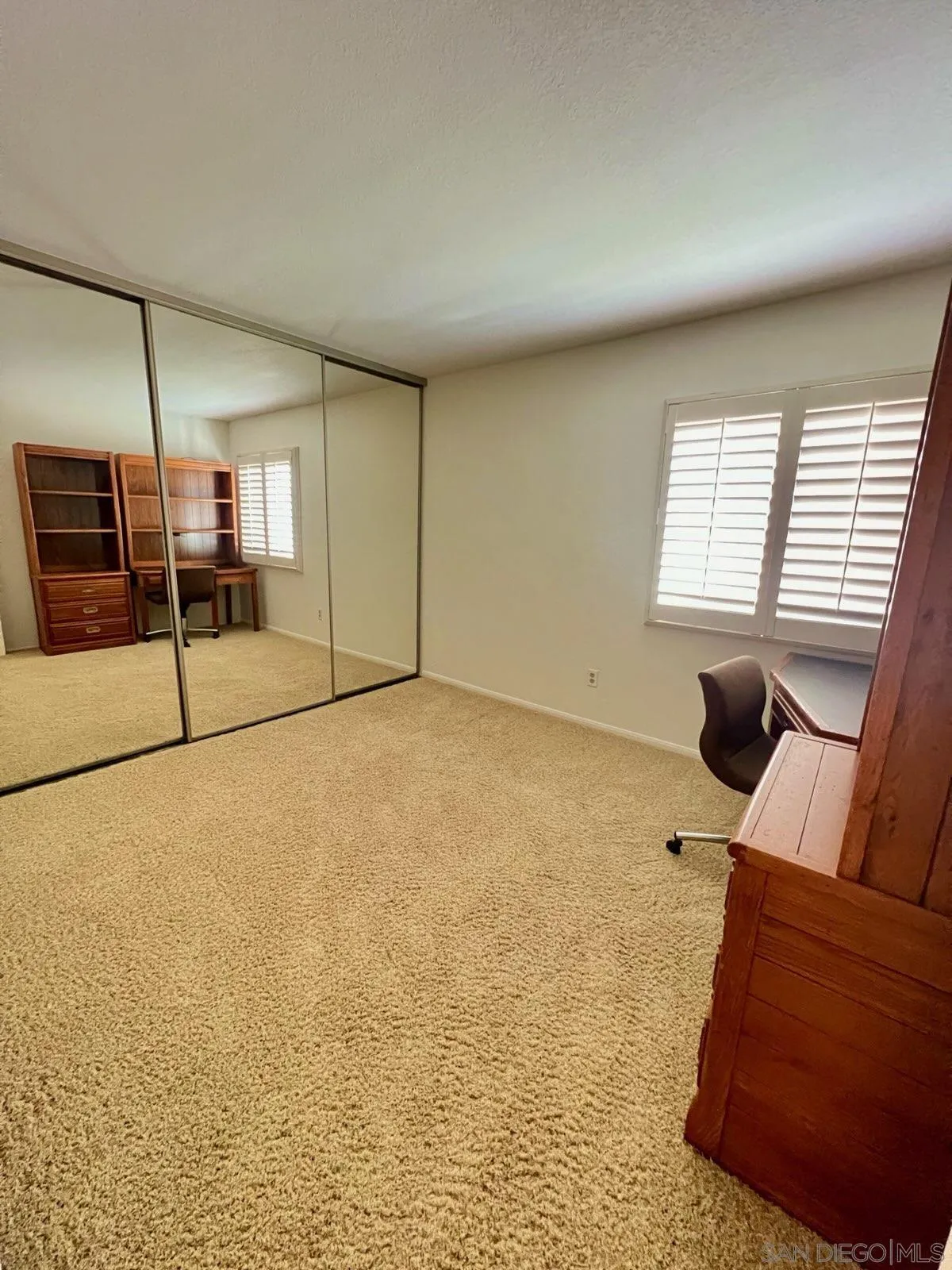 https://cdn.realtyfeed.com/cdn/127/250037002/39d95aebba151ebcda0e7d612ac2f00e.webp