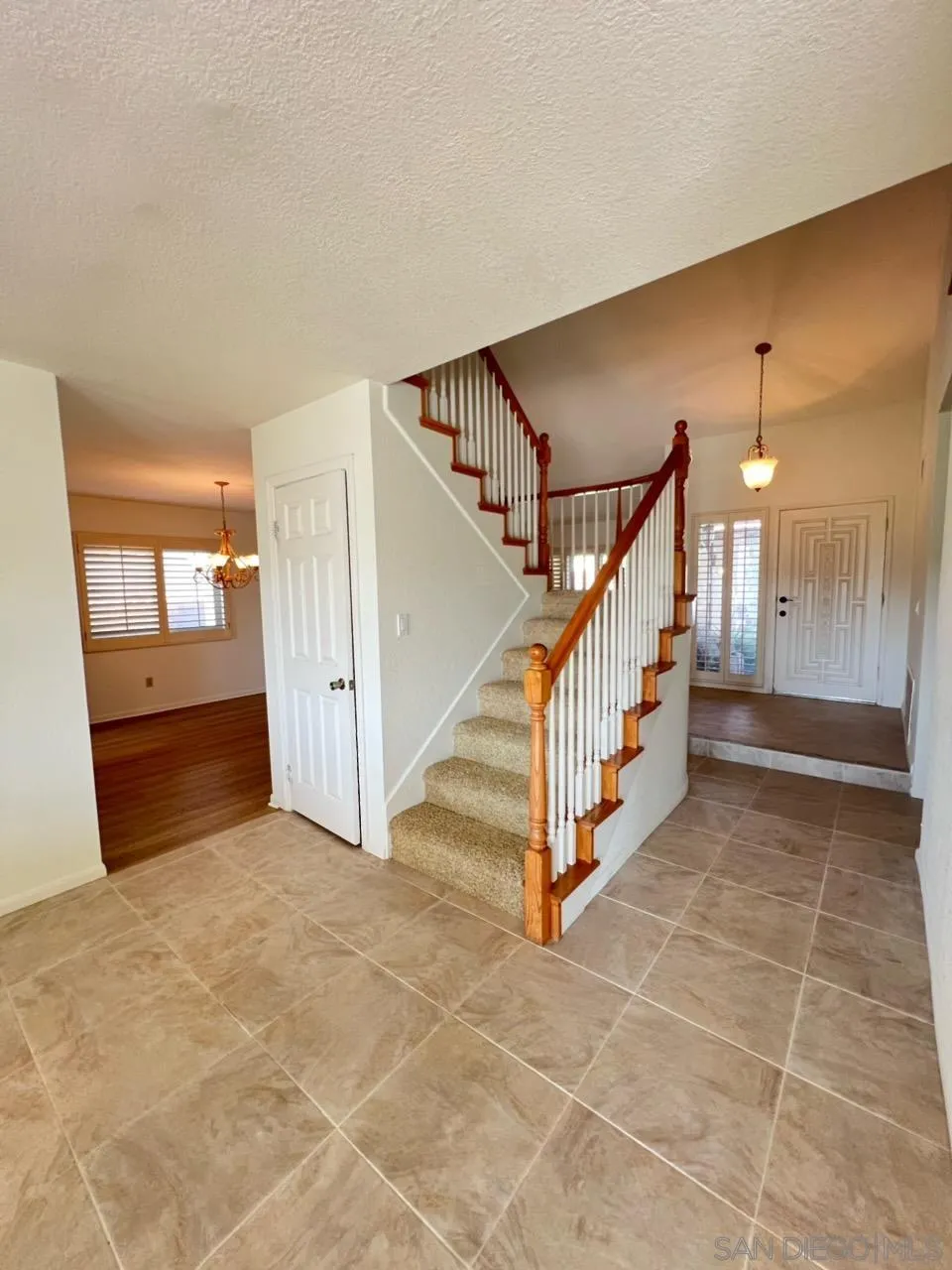 https://cdn.realtyfeed.com/cdn/127/250037002/4c5aba30cbe2adeb848dc38e6da5a3f5.webp