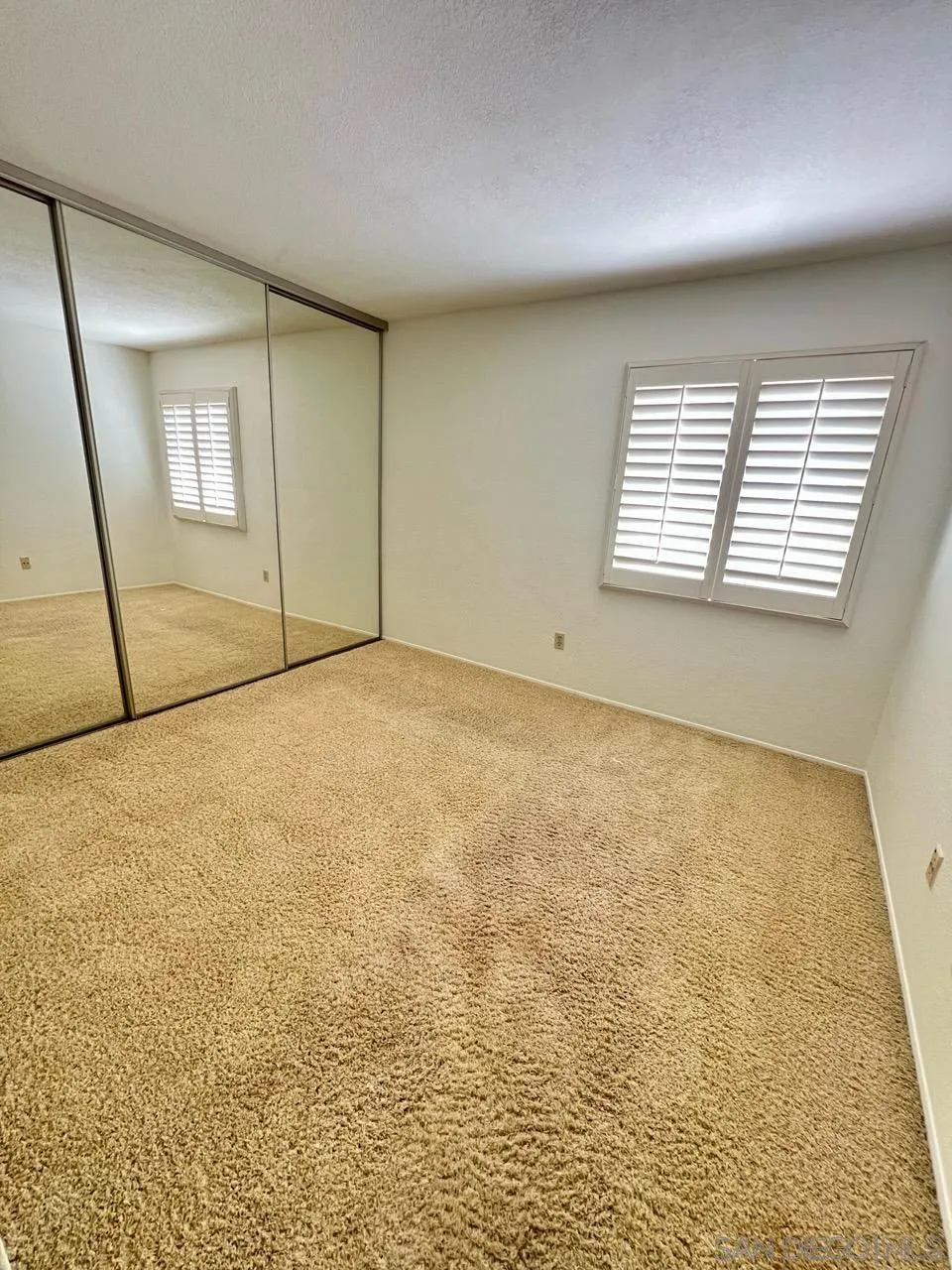 https://cdn.realtyfeed.com/cdn/127/250037002/6130d72f8bd8a5ebd937072b30e5cc80.webp