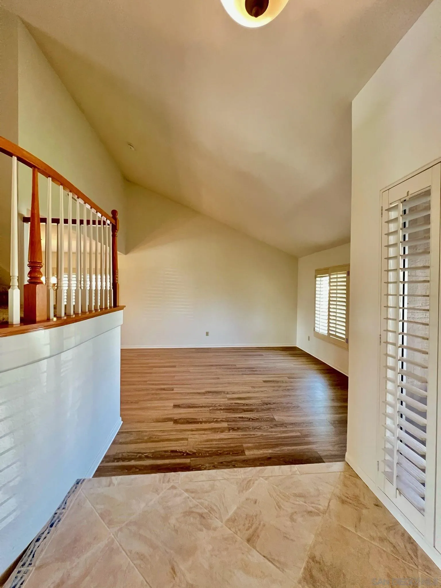 https://cdn.realtyfeed.com/cdn/127/250037002/67d1f97e80fc805ad8be07d9cb136f51.webp
