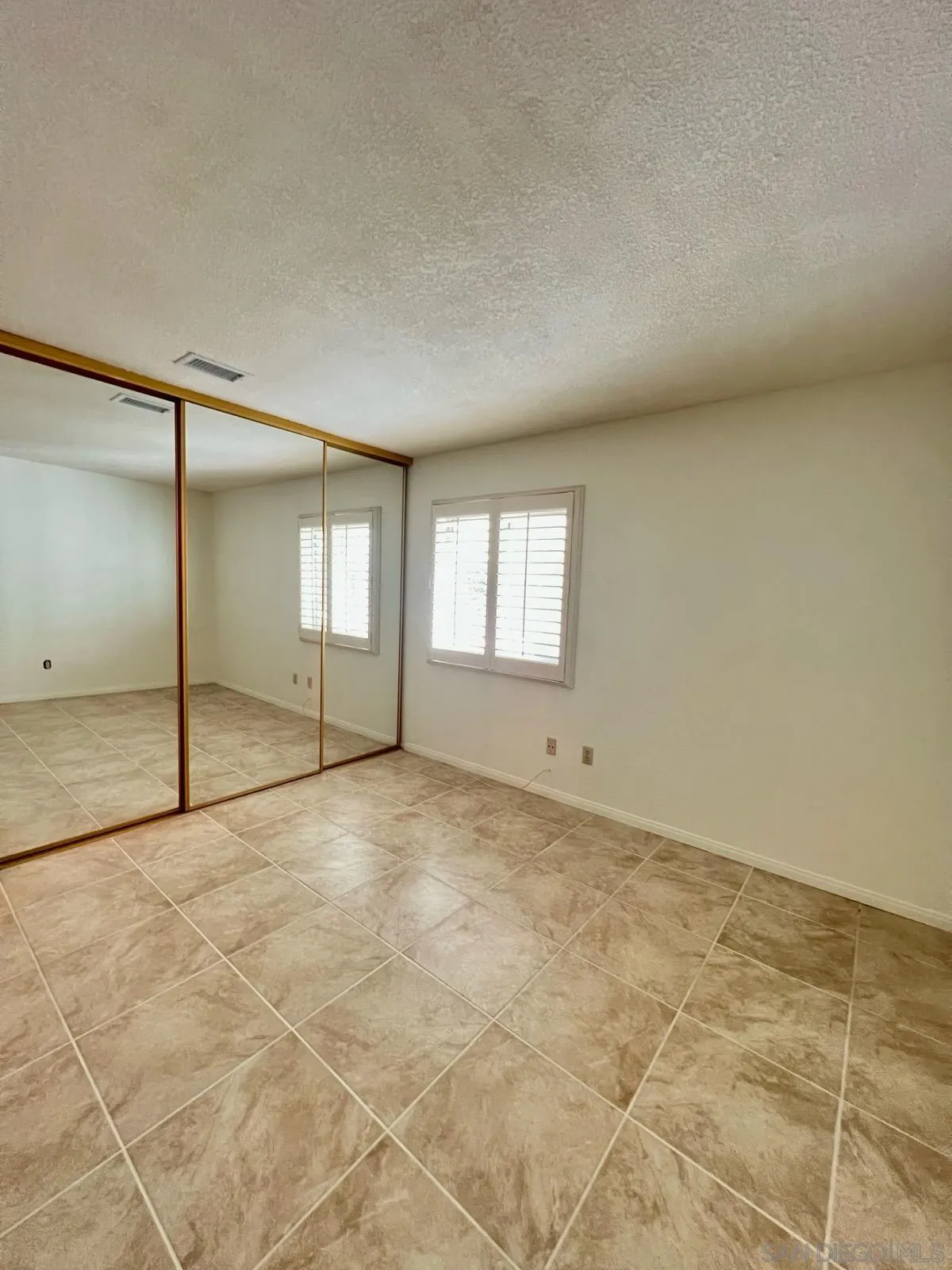 https://cdn.realtyfeed.com/cdn/127/250037002/9cba09f61c251a5f5407ce1a25758058.webp