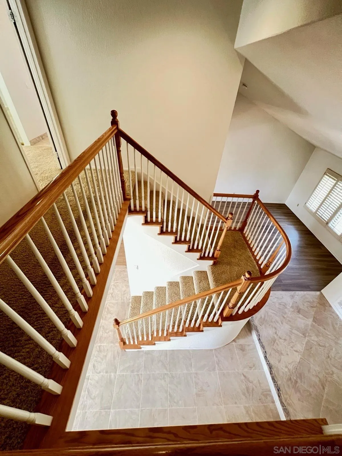 https://cdn.realtyfeed.com/cdn/127/250037002/abe92415af1acd0ff028f7bcf26151da.webp