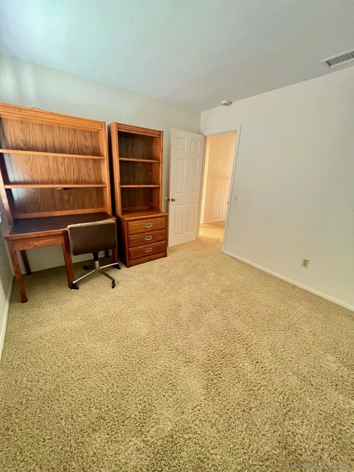 https://cdn.realtyfeed.com/cdn/127/250037002/ad168f4957da440aa843080073092d12.webp