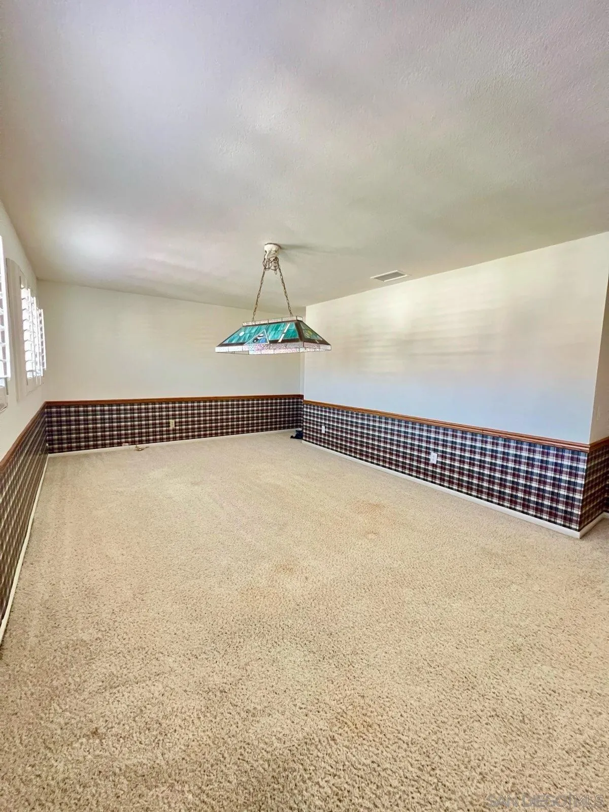 https://cdn.realtyfeed.com/cdn/127/250037002/df93ab93fa7a68b955b29e24ca7f46c2.webp