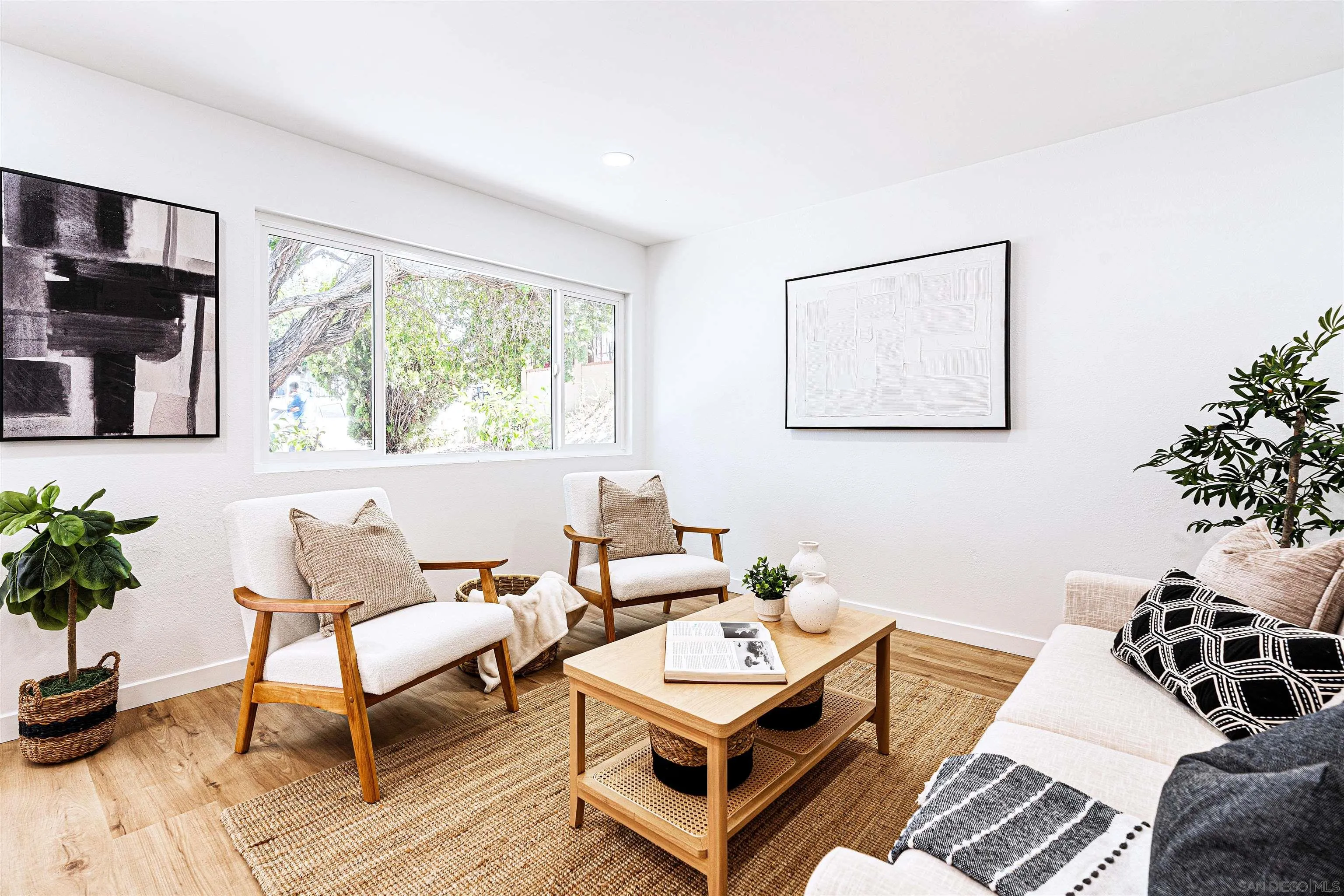 https://cdn.realtyfeed.com/cdn/127/250037003/06a6562580b1486560104a10728663c7.webp