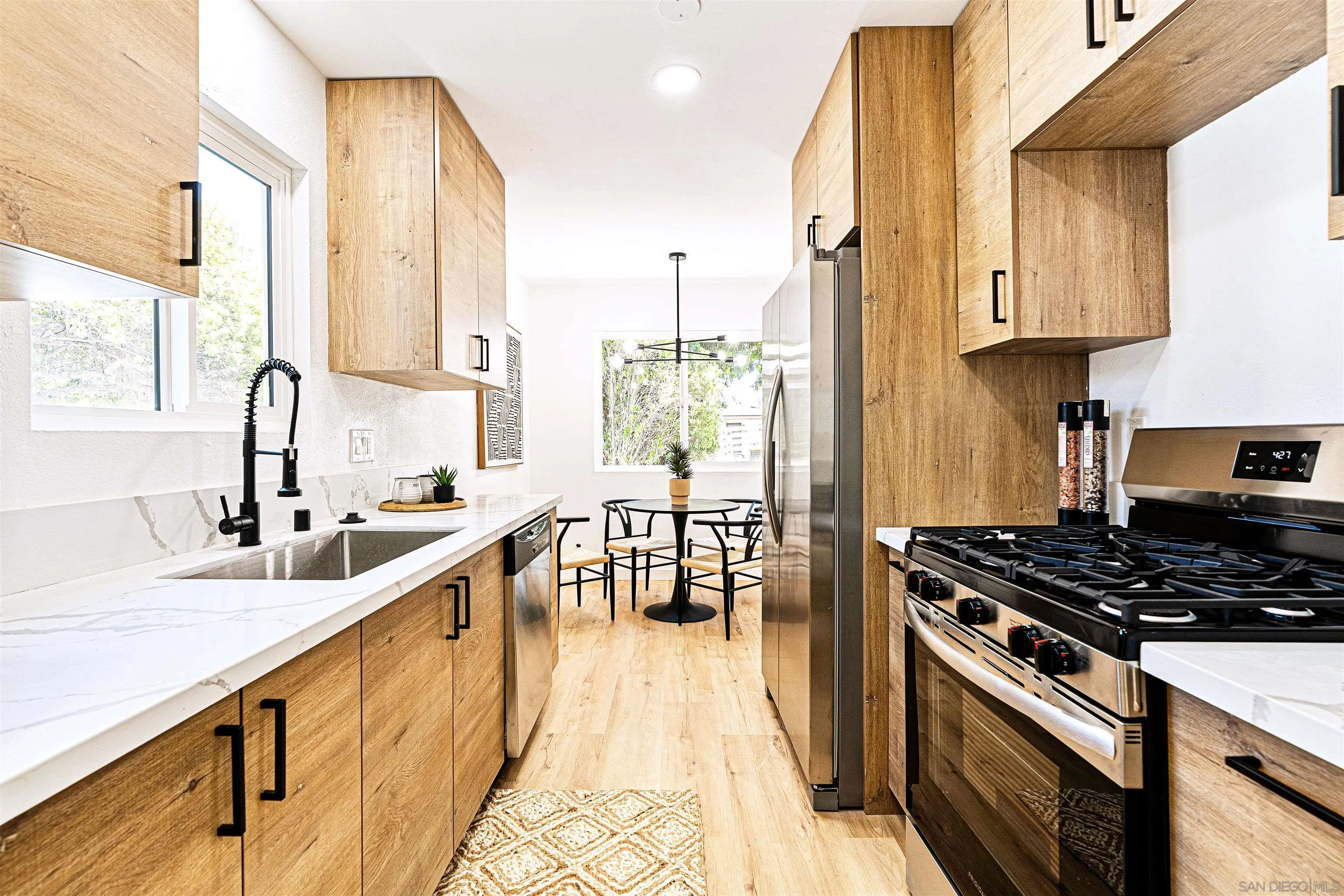 https://cdn.realtyfeed.com/cdn/127/250037003/09a13108ea2a20fa699d701792c70055.webp