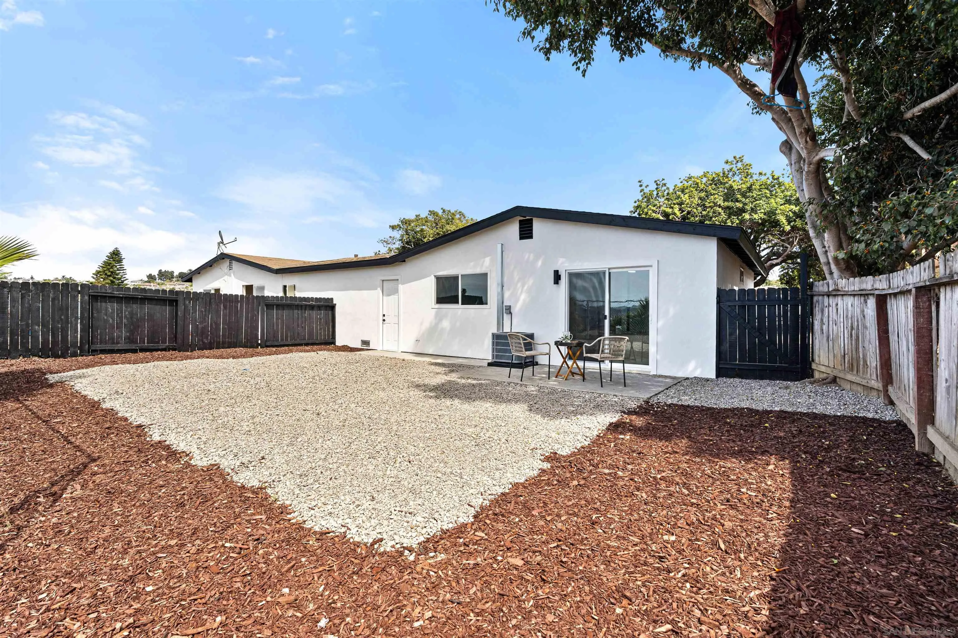 https://cdn.realtyfeed.com/cdn/127/250037003/23fbbef2222ac1f0bbc89d281540ba4b.webp