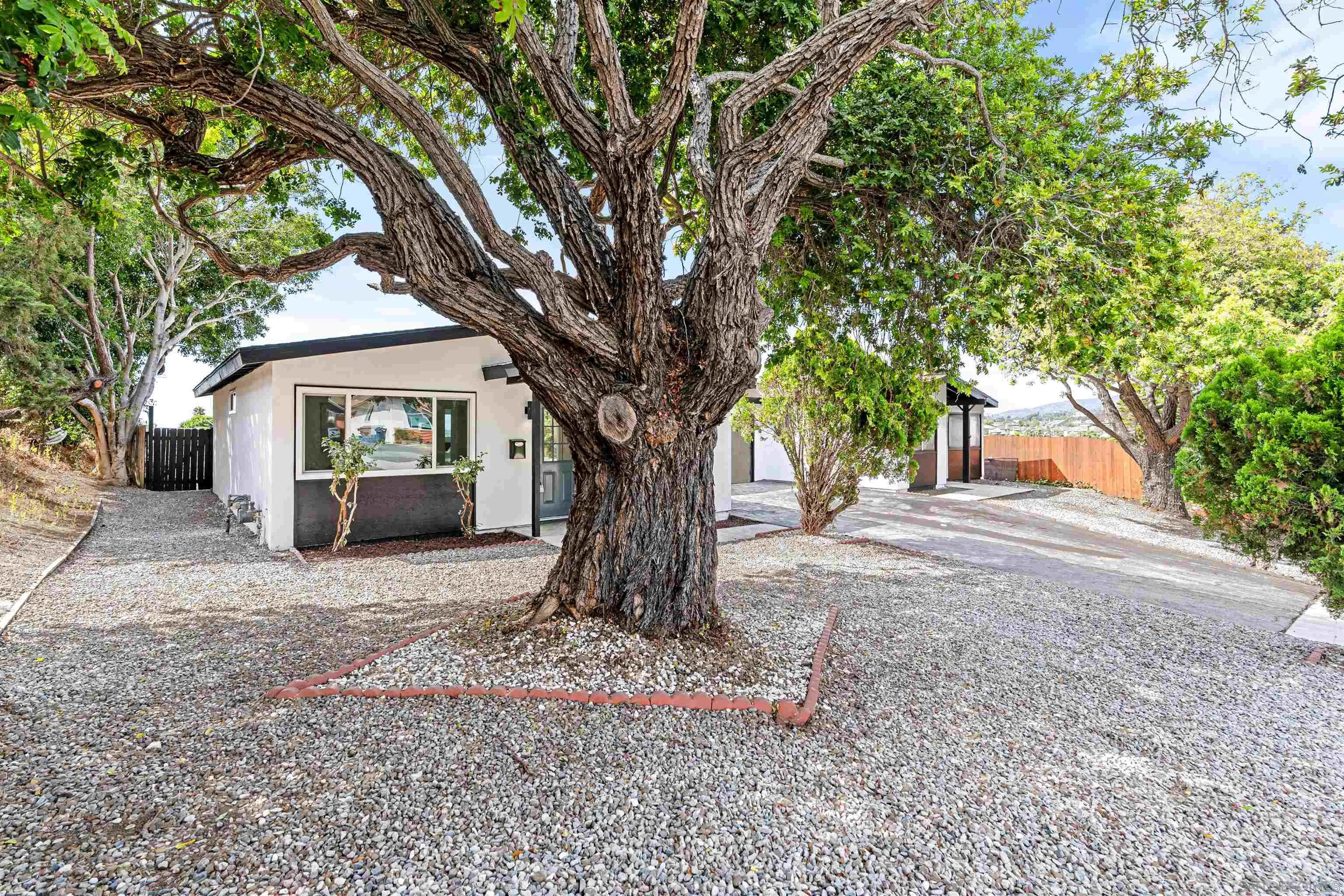 https://cdn.realtyfeed.com/cdn/127/250037003/5086fa1f108f2bf0eeac5f3a0aa22625.webp