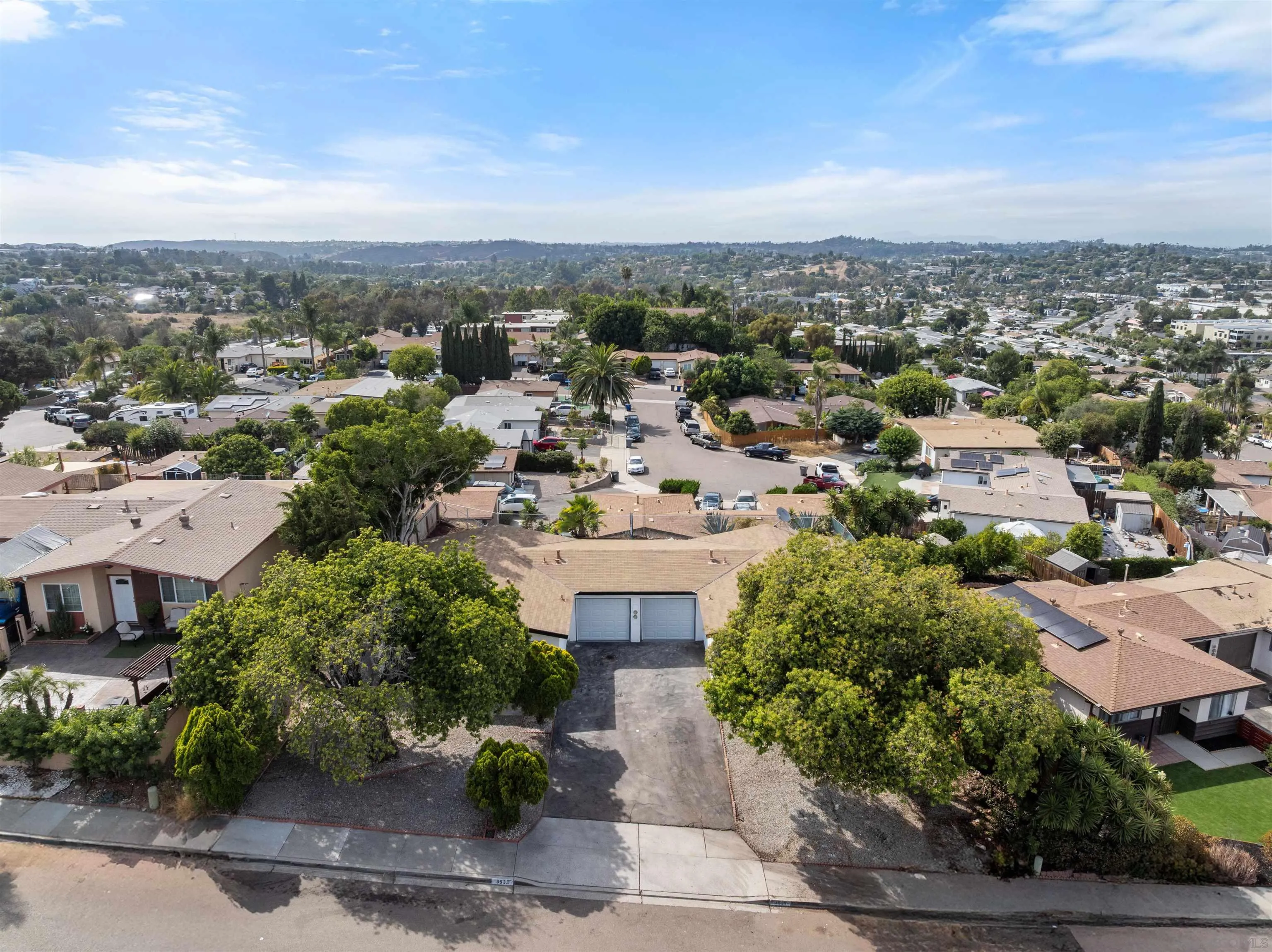 https://cdn.realtyfeed.com/cdn/127/250037003/5a9194f6b4e7cad2008dba4563d7f2a7.webp