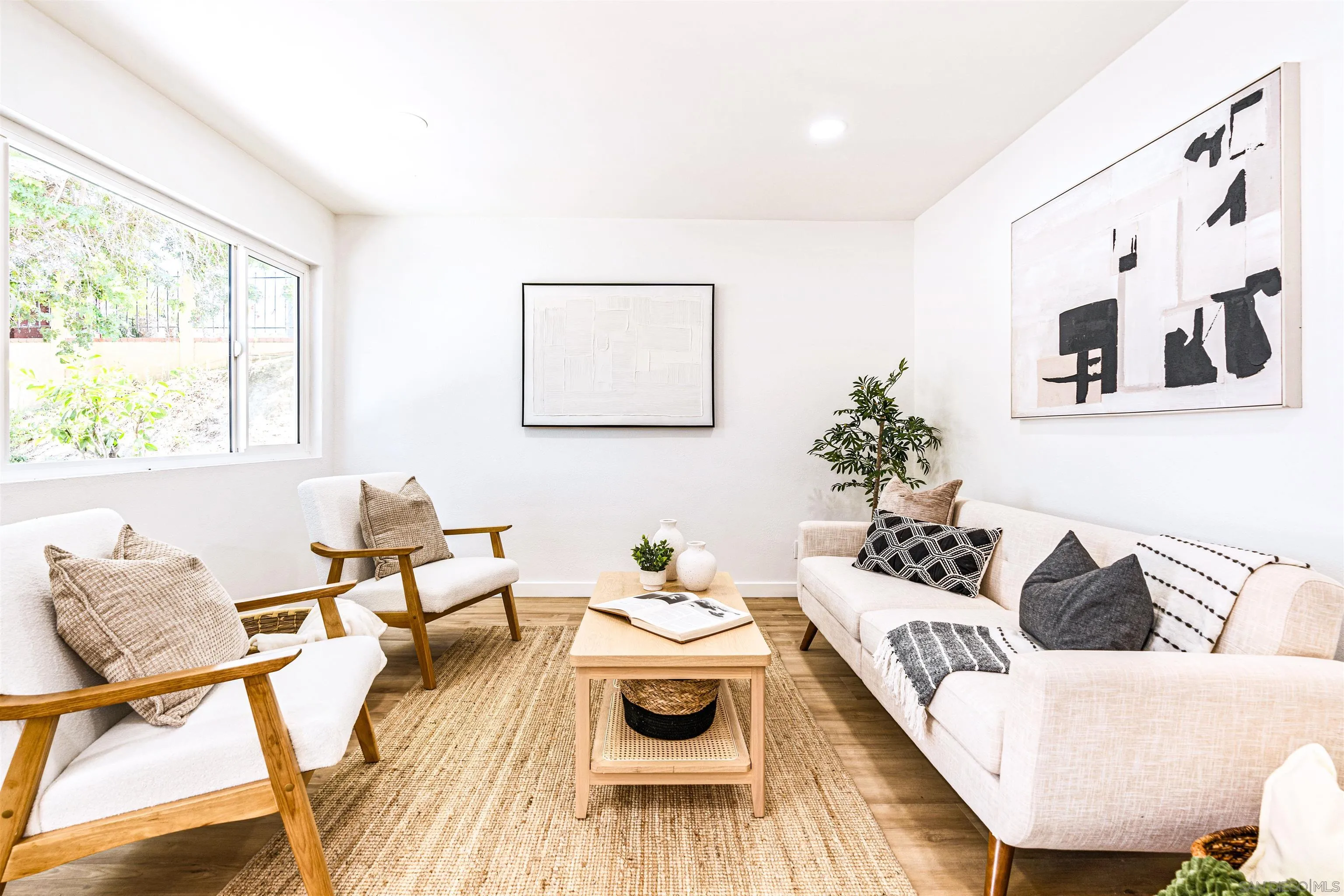 https://cdn.realtyfeed.com/cdn/127/250037003/6071a55997153c10a983dba6da6cd336.webp