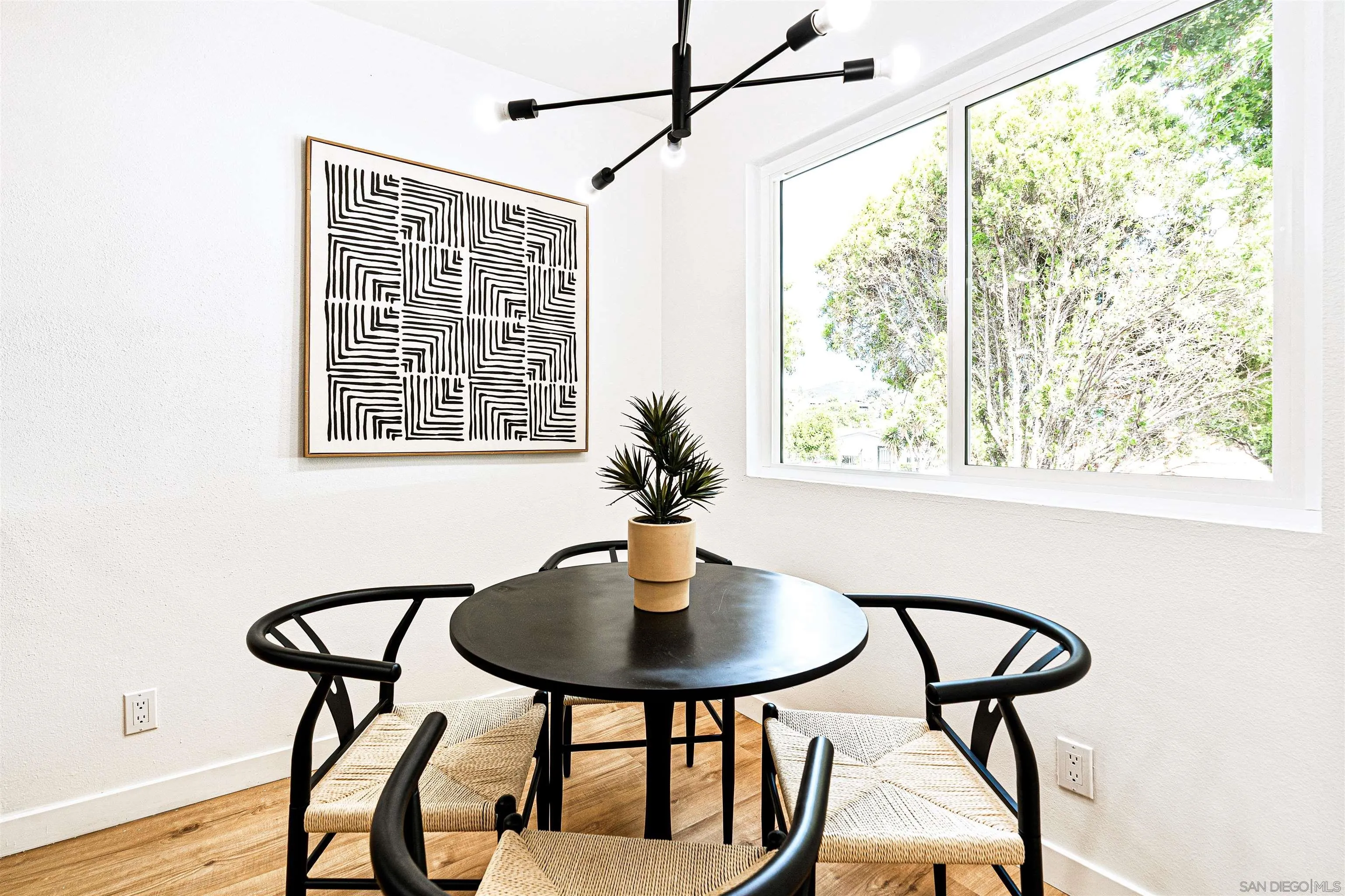 https://cdn.realtyfeed.com/cdn/127/250037003/6790379c599de2be1423110fb388f0d3.webp
