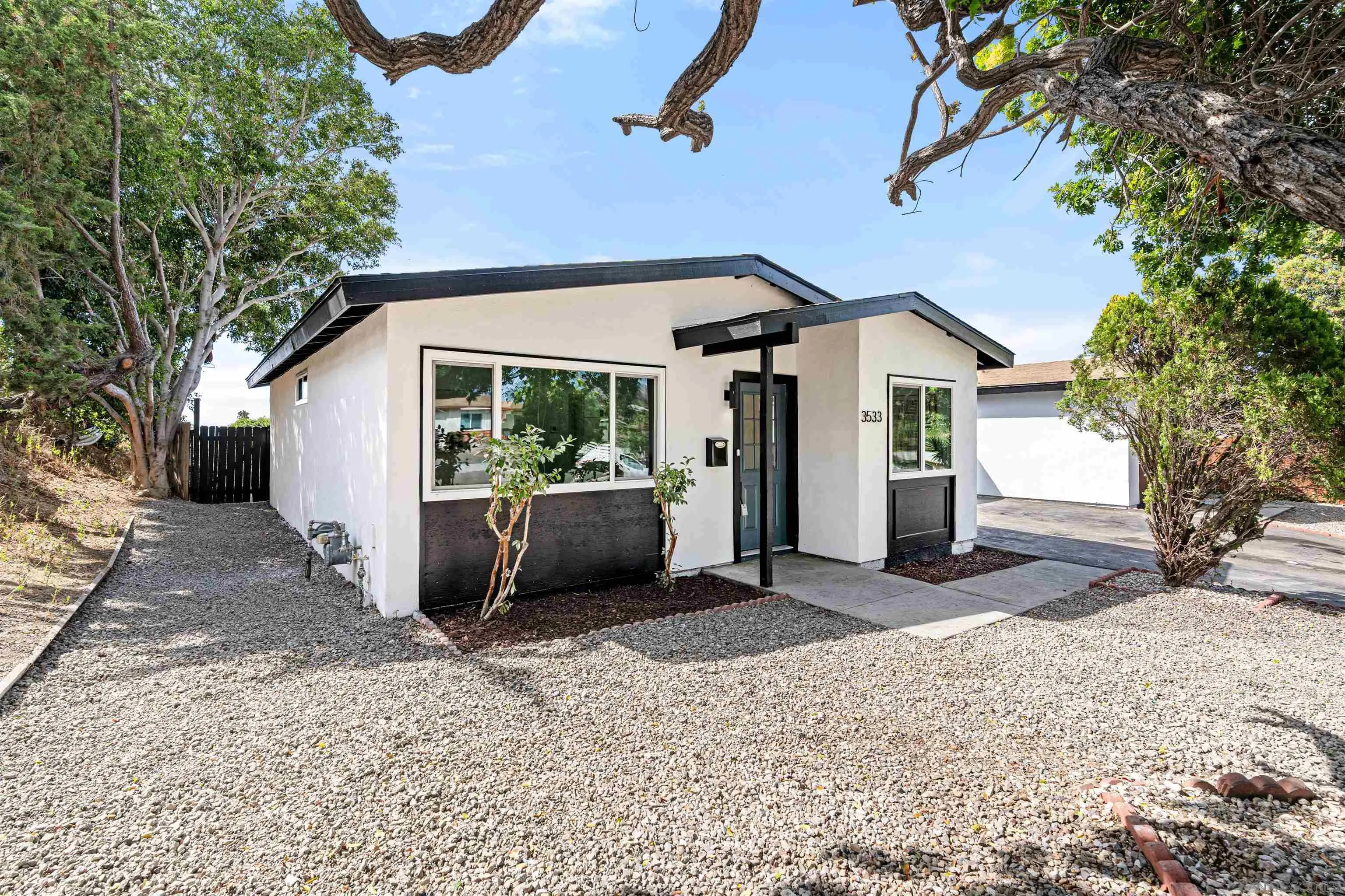 https://cdn.realtyfeed.com/cdn/127/250037003/a877152bb9a4836374dd16c1d7d37c94.webp